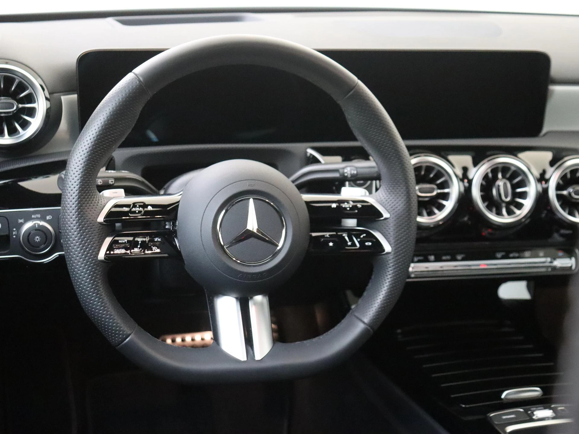 Mercedes-Benz-A-Klasse-image-9