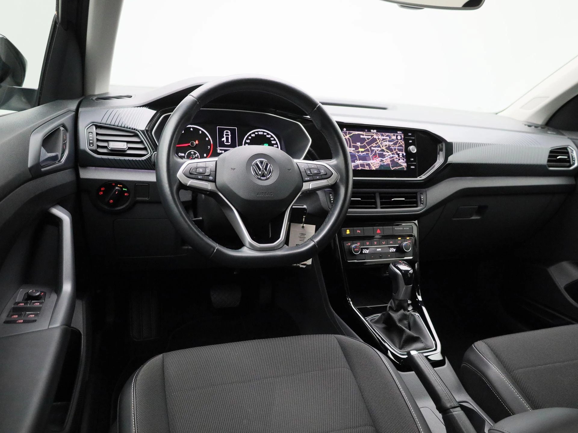 Volkswagen-T-Cross-image-6