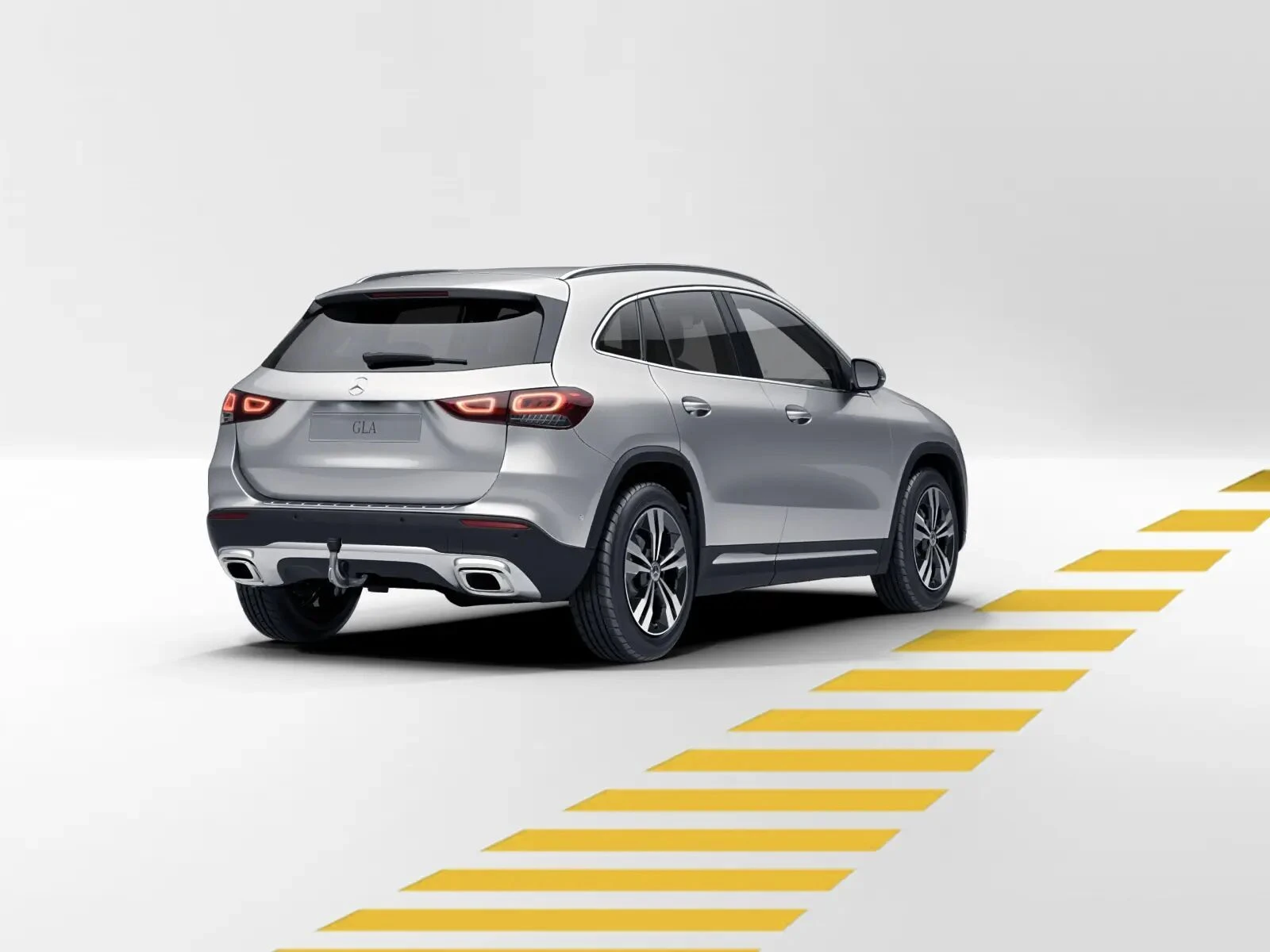Mercedes-Benz-GLA 180-image-5