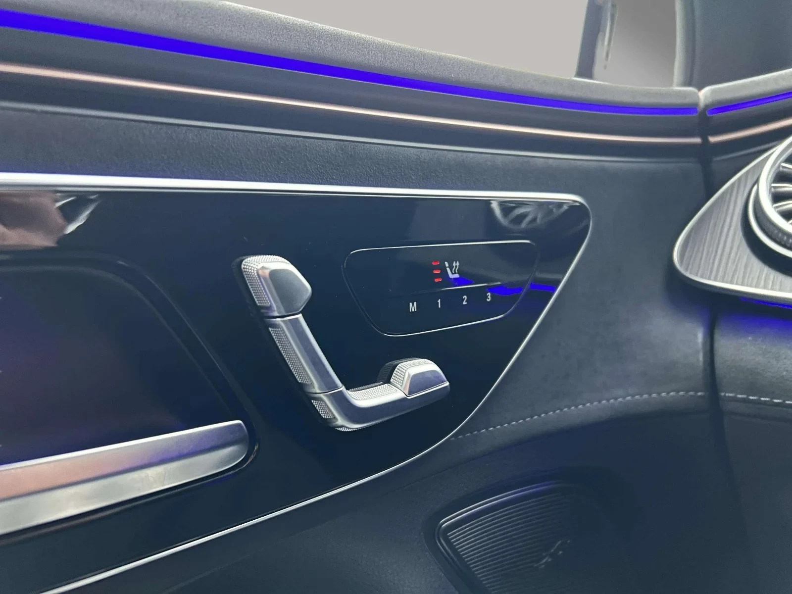 Mercedes-Benz-EQE-image-10