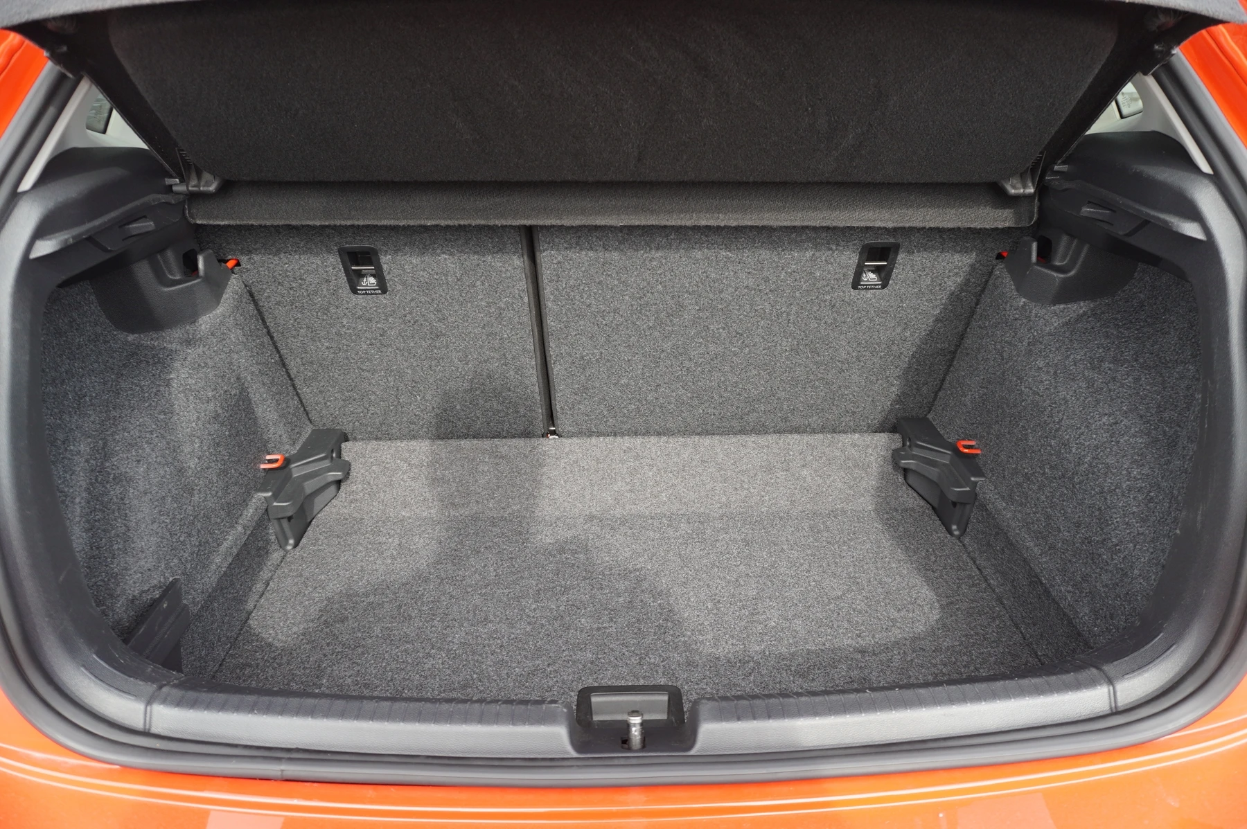 Volkswagen-Polo-image-12