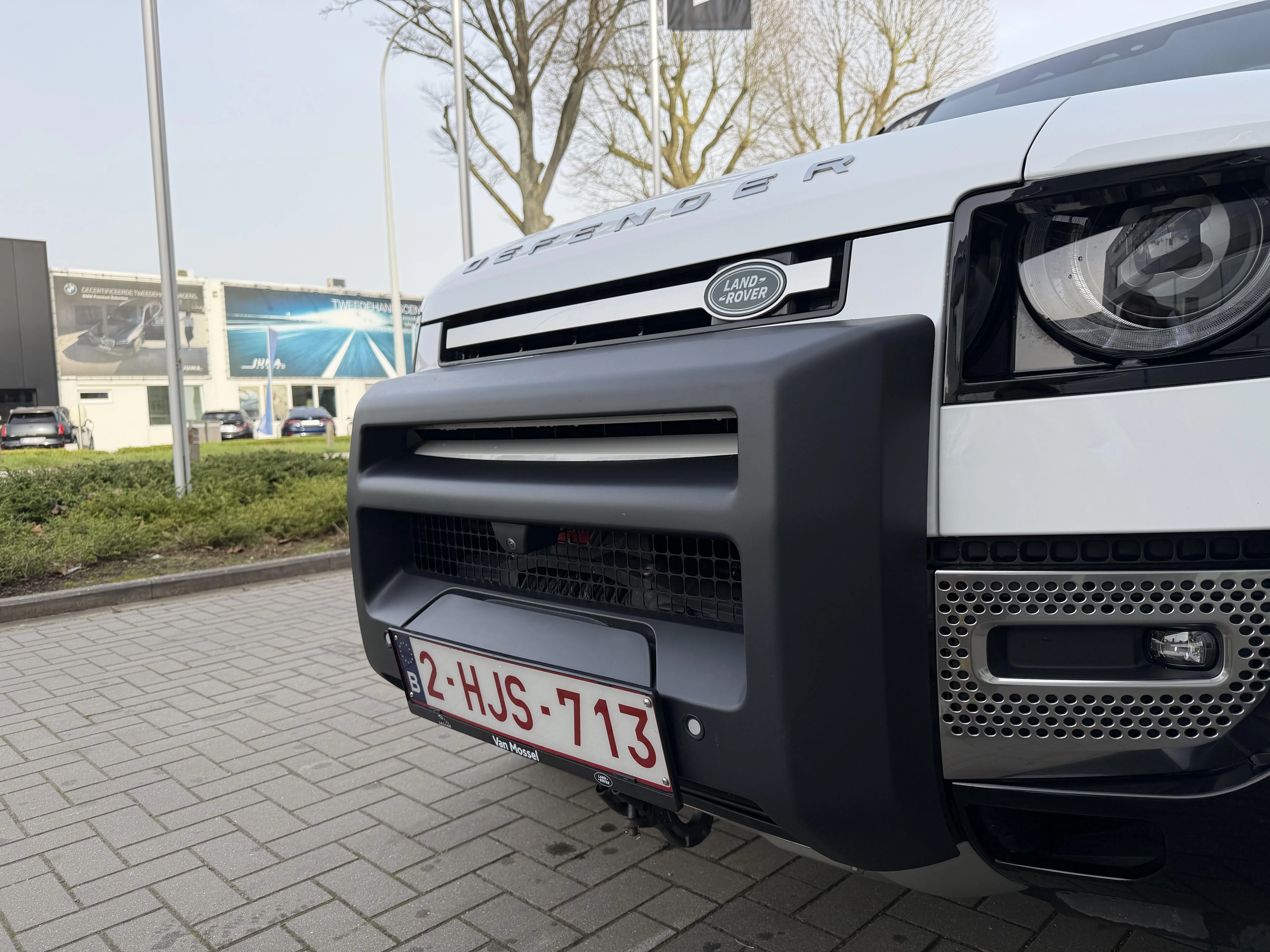 Land Rover Defender 110 D250 SE AWD