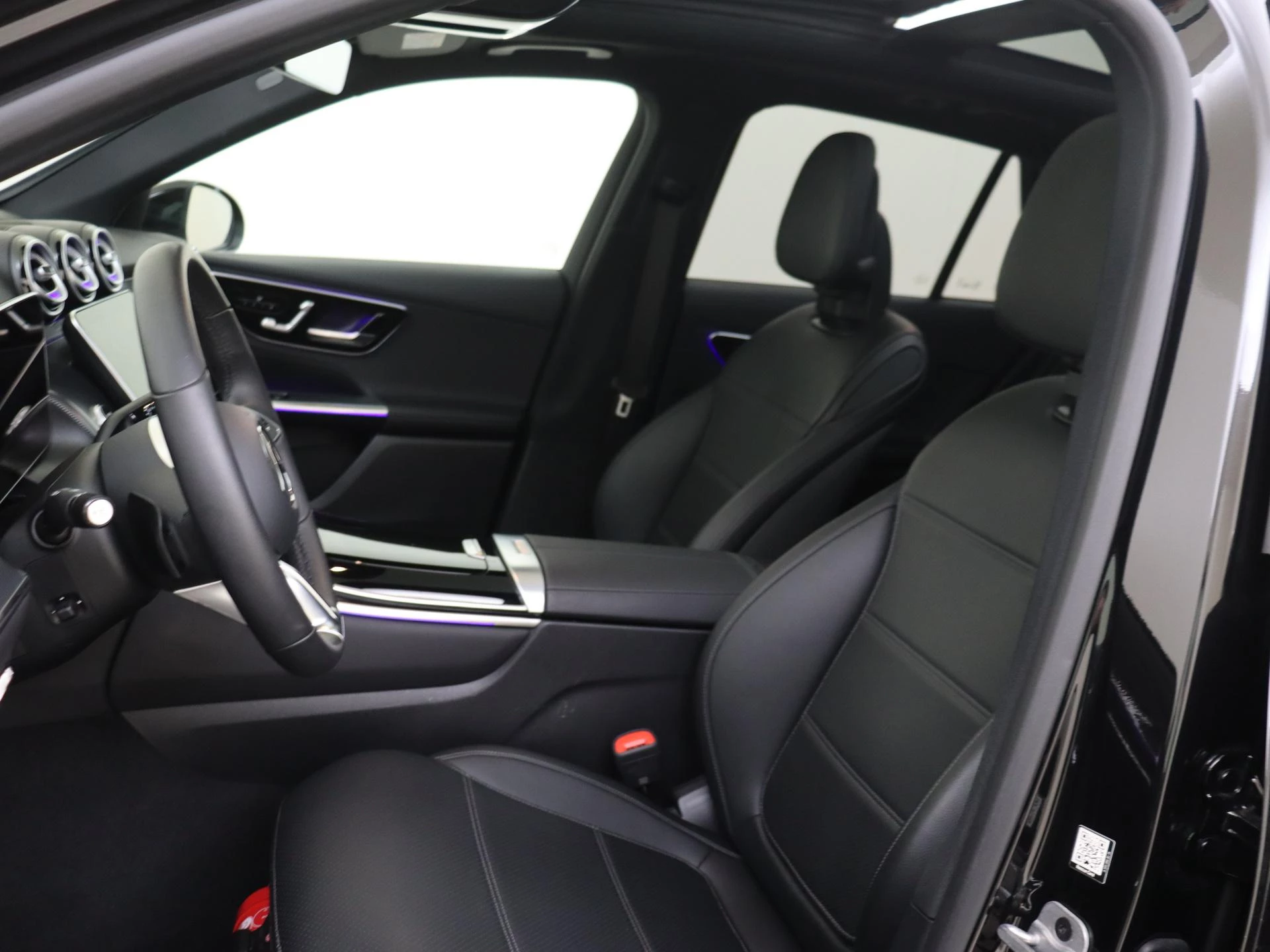 Mercedes-Benz-GLC-image-10
