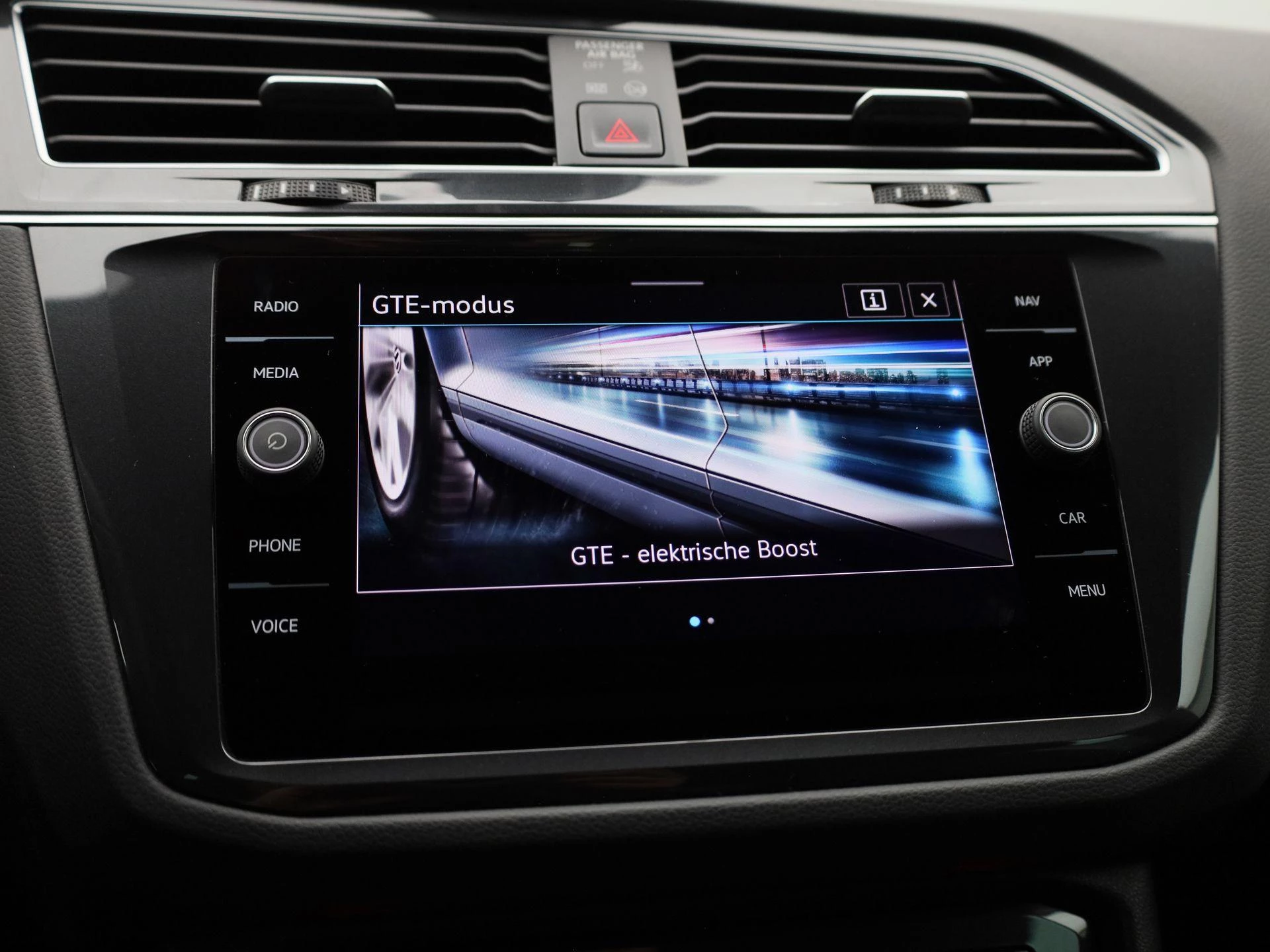 Volkswagen-Tiguan-image-32