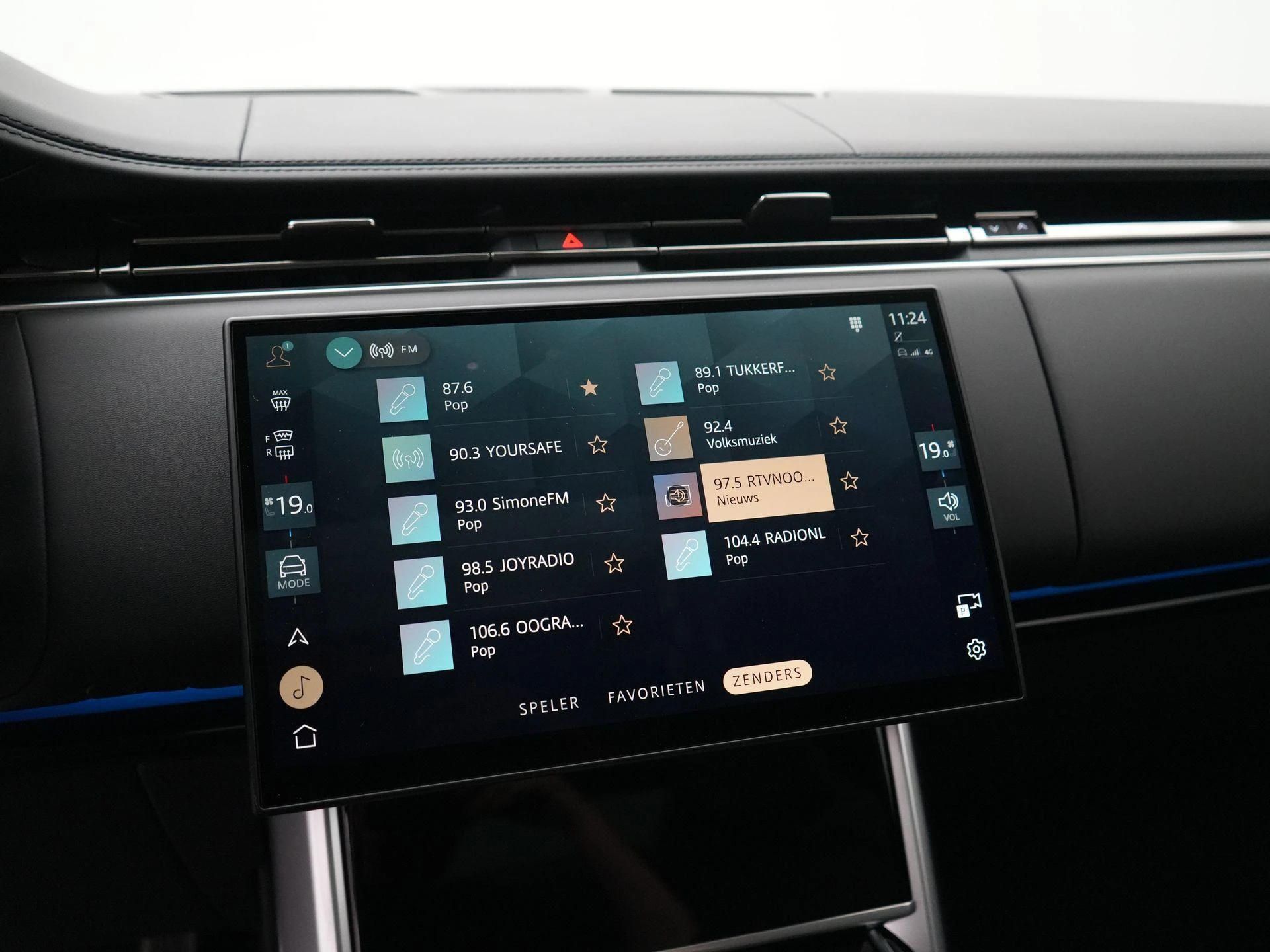 Land Rover-Range Rover-image-25
