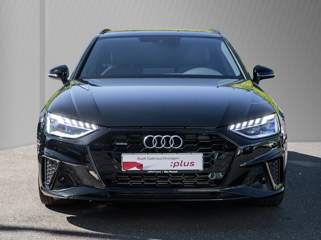 Audi A4 Avant 40 TFSI quattro S line Matrix Panorama