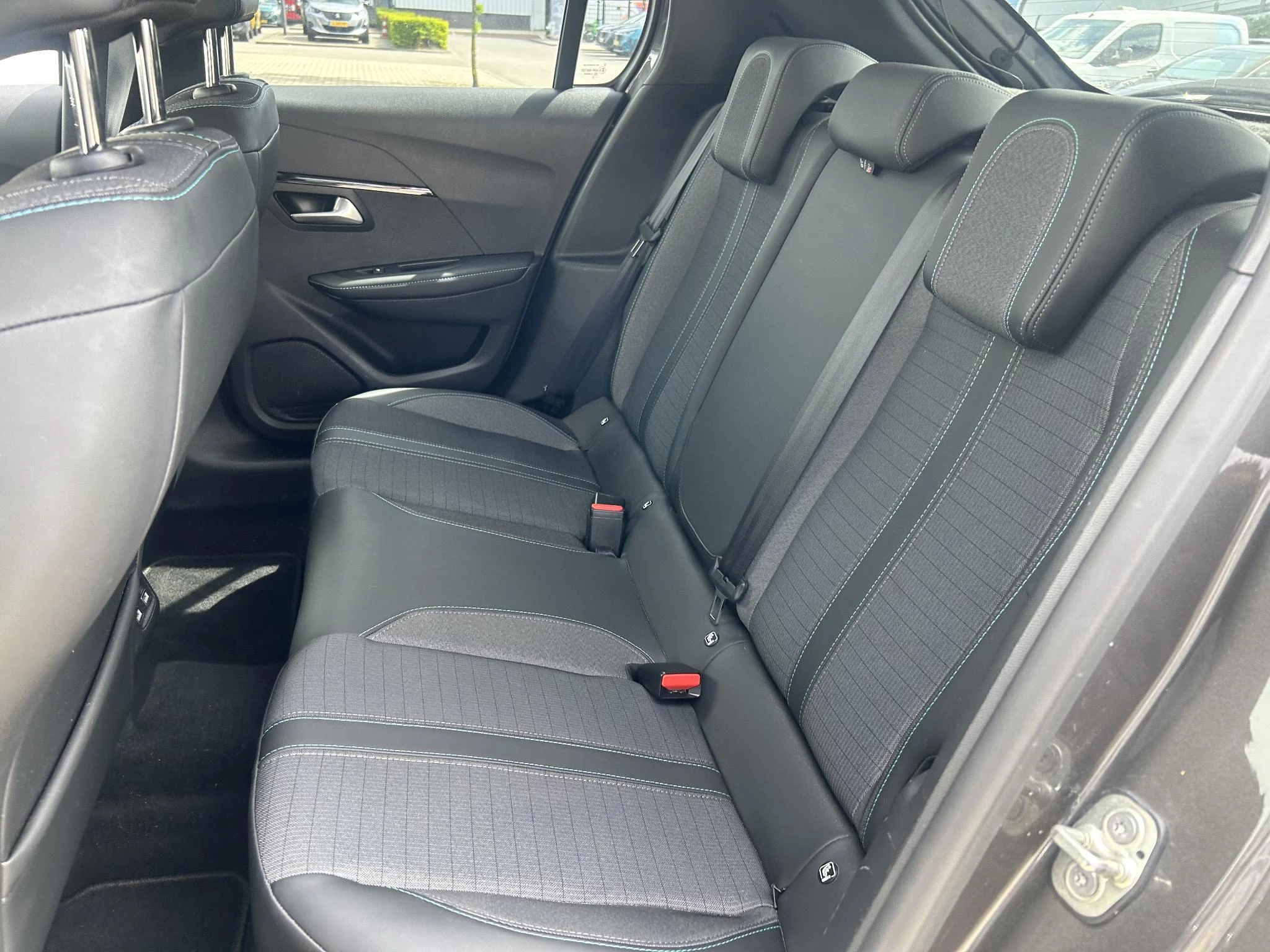 Peugeot 208 1.2 PureTech Blue Lease Allure