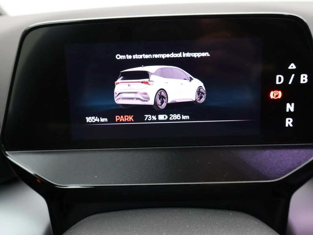 CUPRA Born Born eBoost Business 231pk v 59 kWh * DEMO *