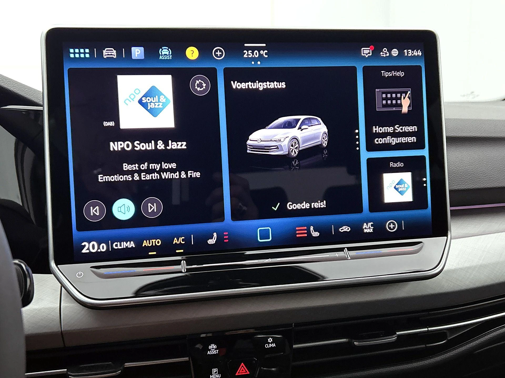 Volkswagen-Golf-image-36