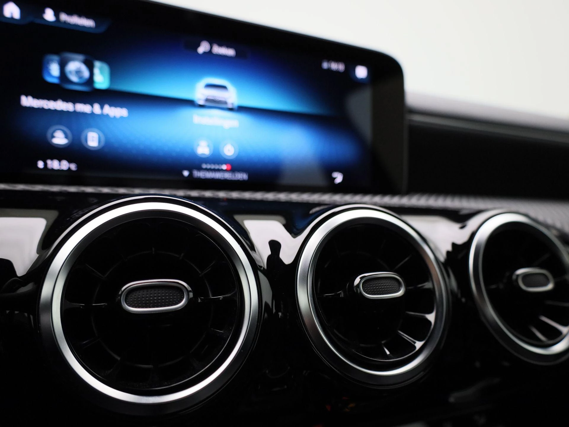 Mercedes-Benz-A-Klasse-image-24
