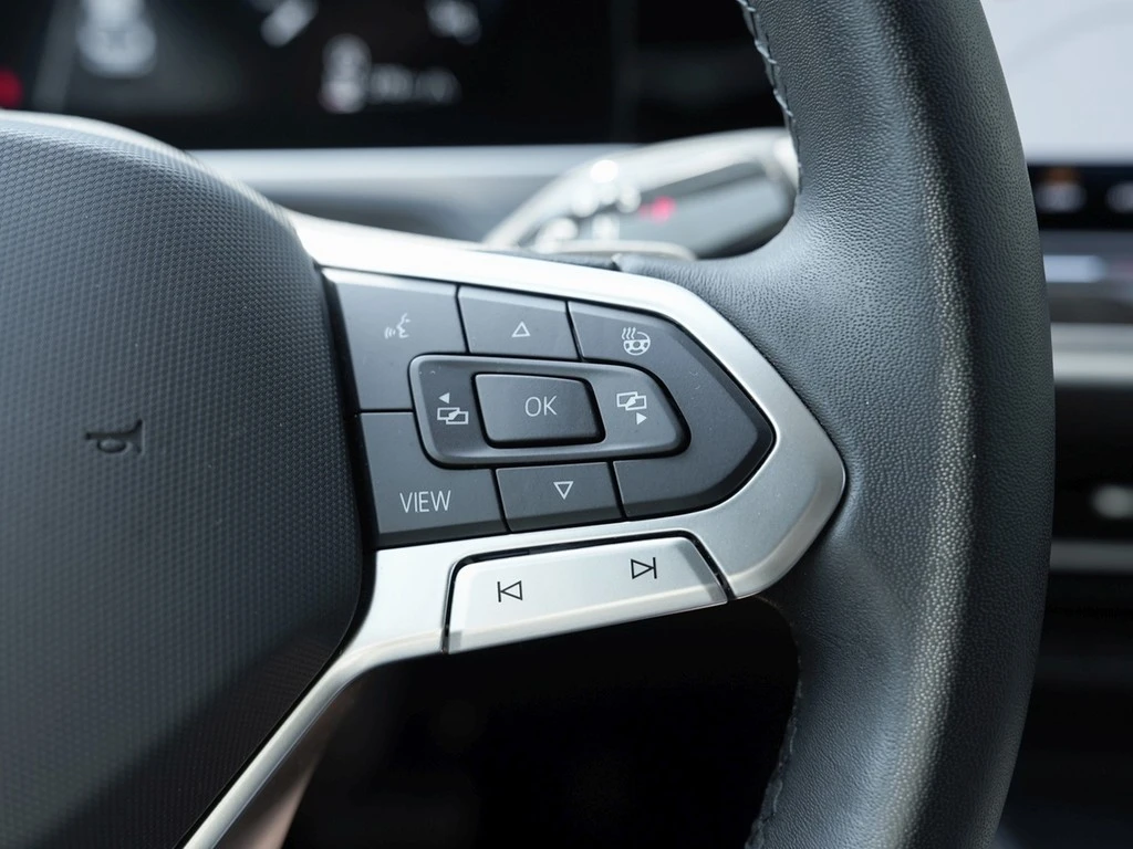 Volkswagen-Passat-image-16