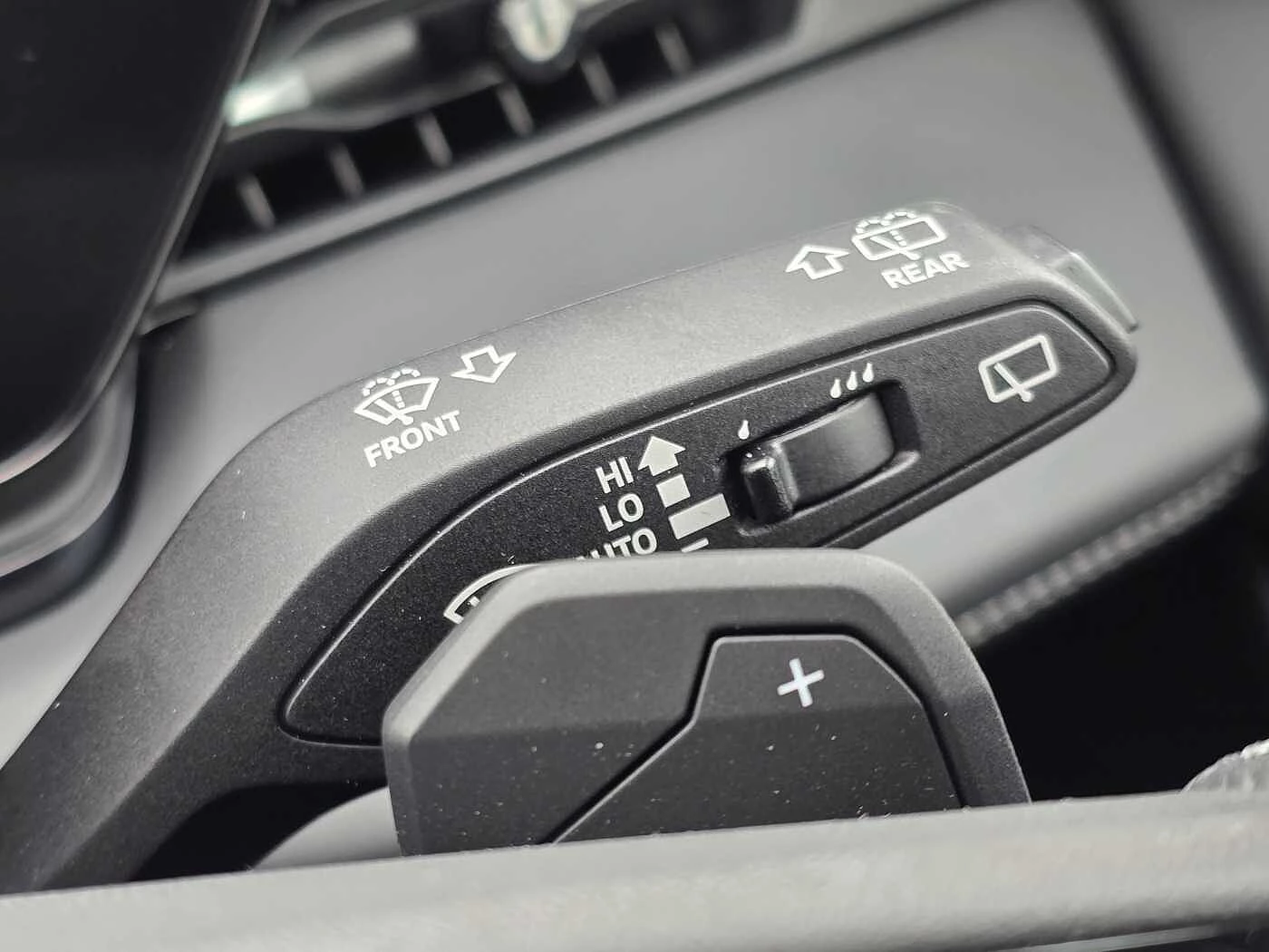 Audi-A6 Avant e-tron-image-28