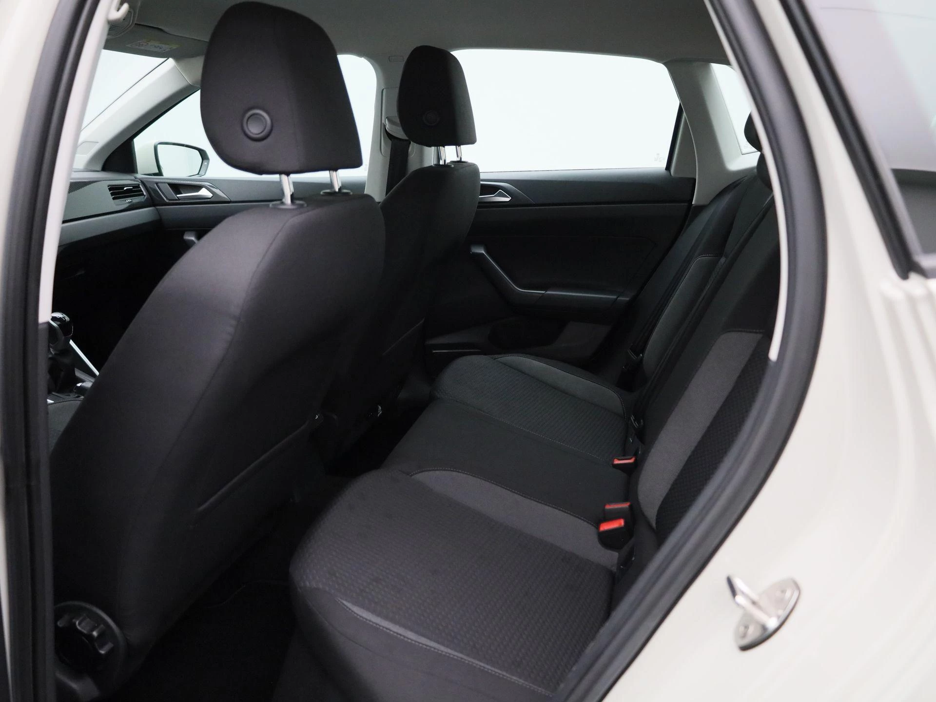 Volkswagen-Polo-image-9
