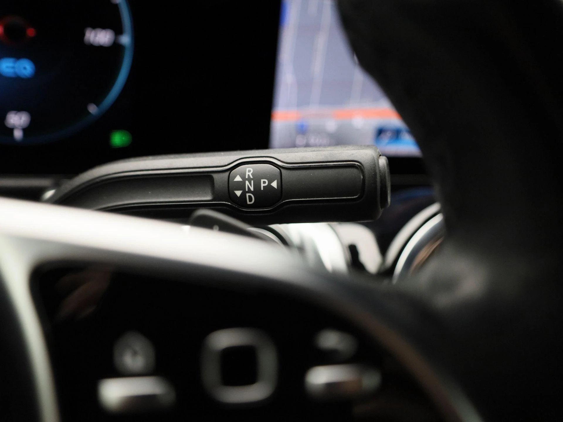 Mercedes-Benz-EQB-image-26