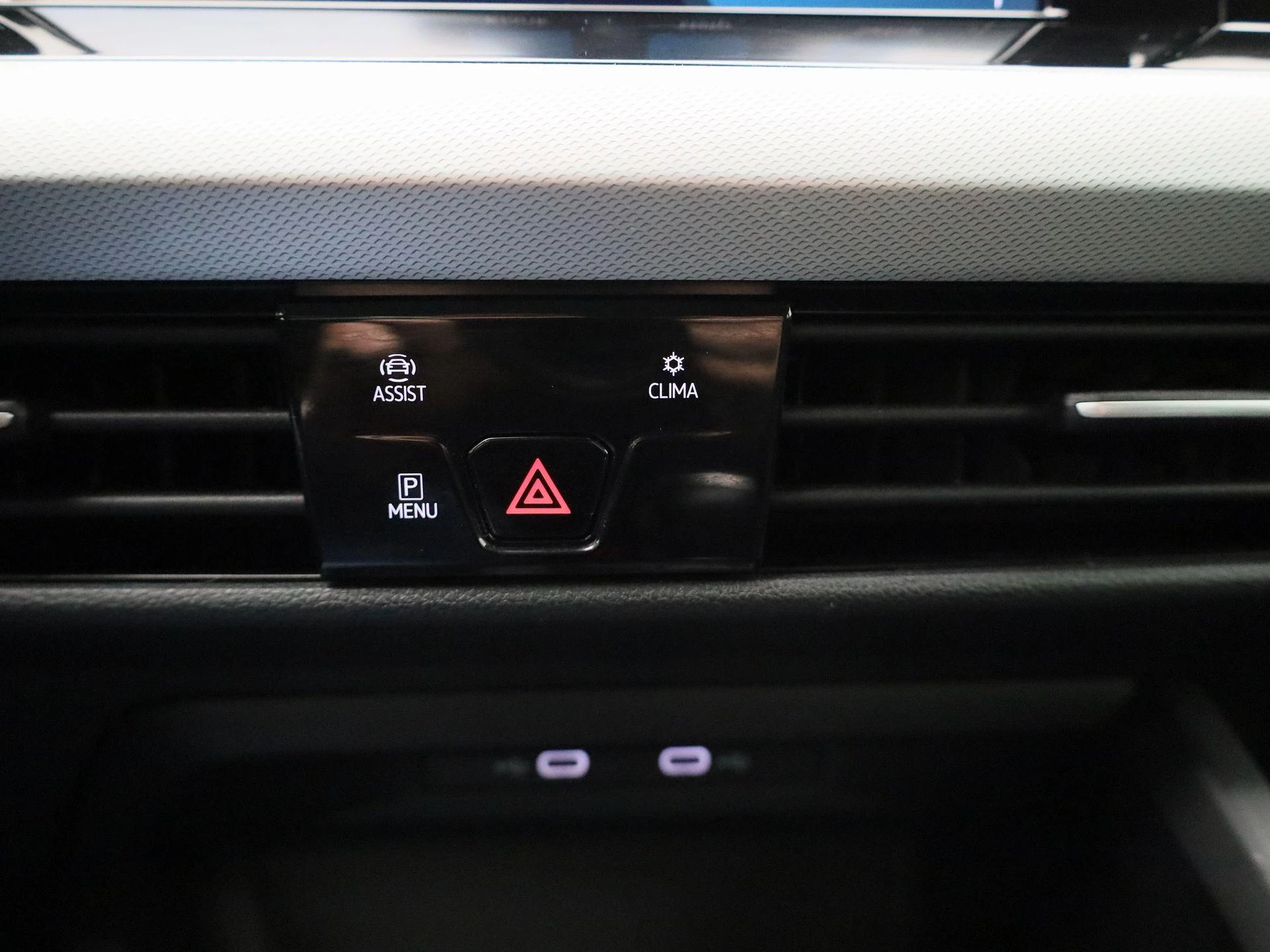 Volkswagen-Golf-image-17