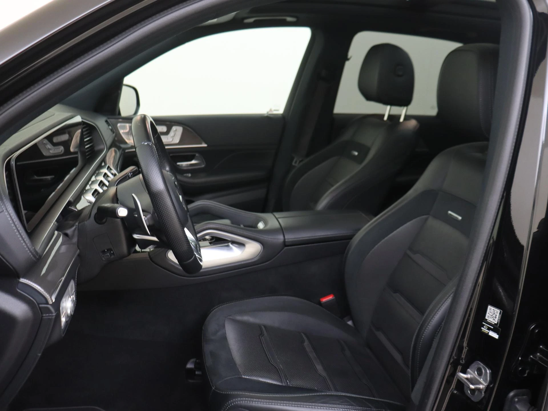 Mercedes-Benz-GLE-image-16