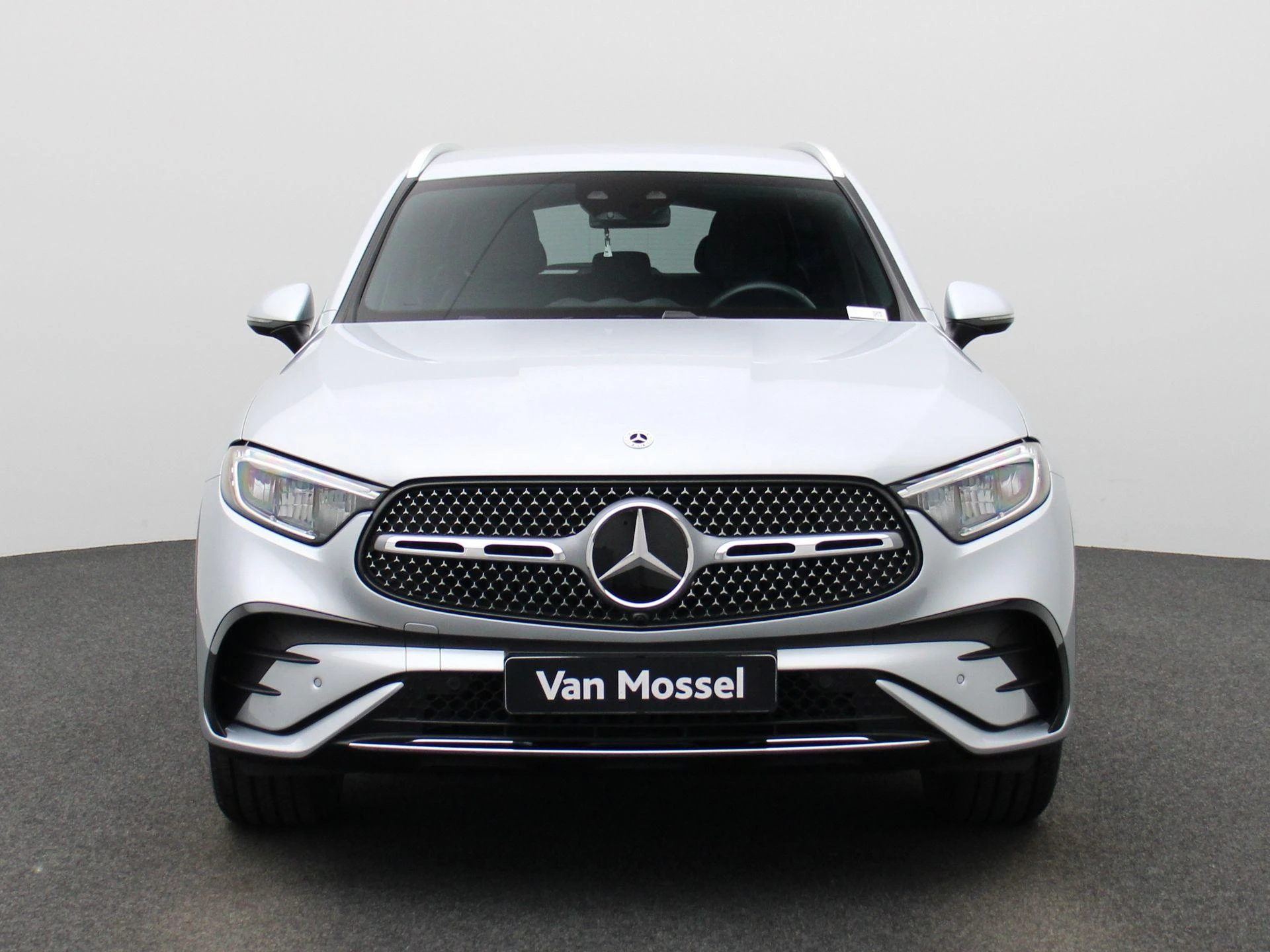 Mercedes-Benz-GLC-image-2