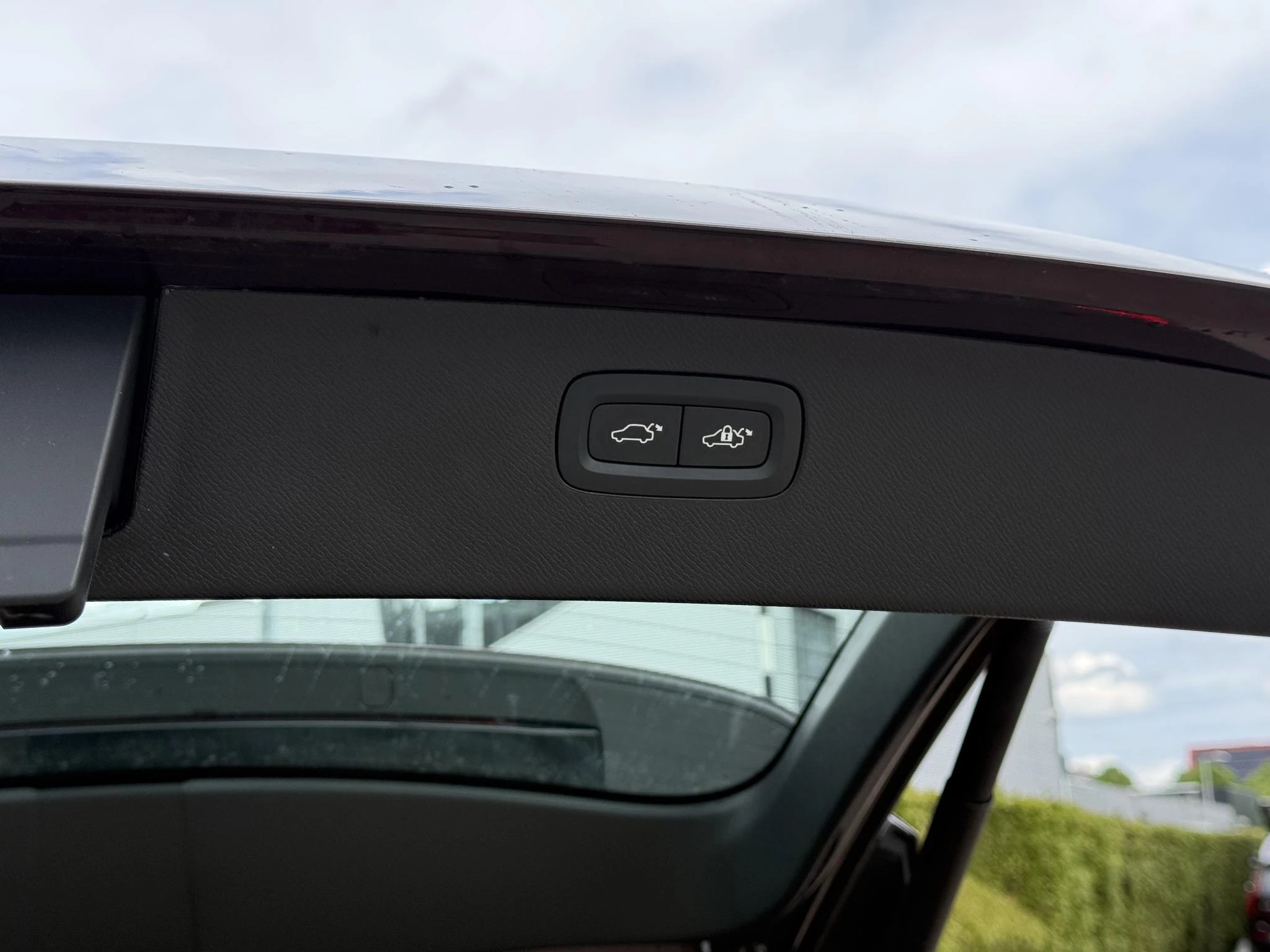 Volvo XC90 T8 Plug-in hybrid AWD Ultra Dark