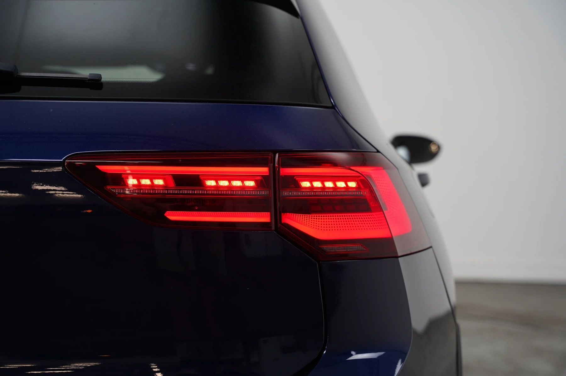 Volkswagen-Golf-image-26