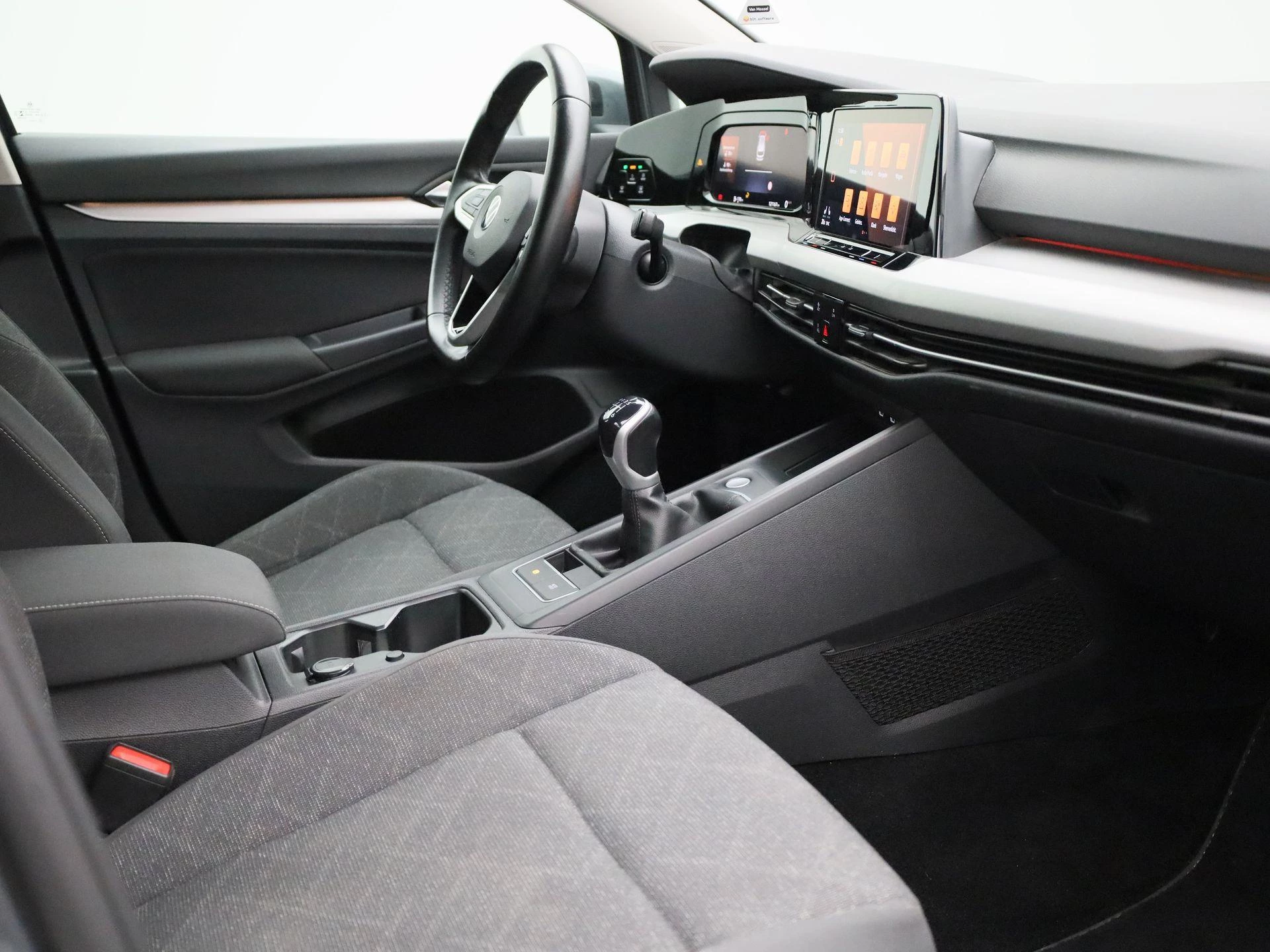 Volkswagen-Golf-image-35