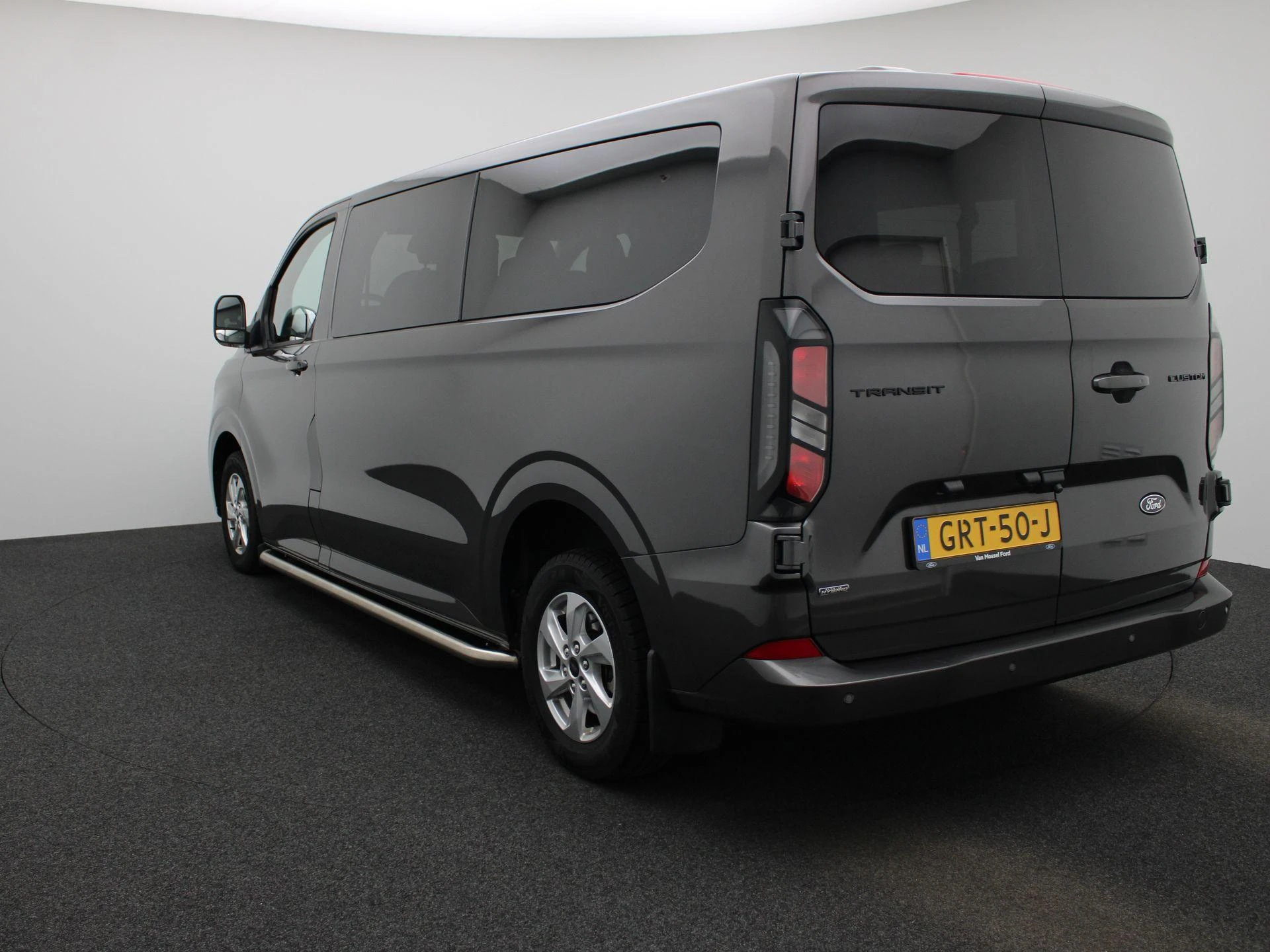Ford-Transit Custom-image-1