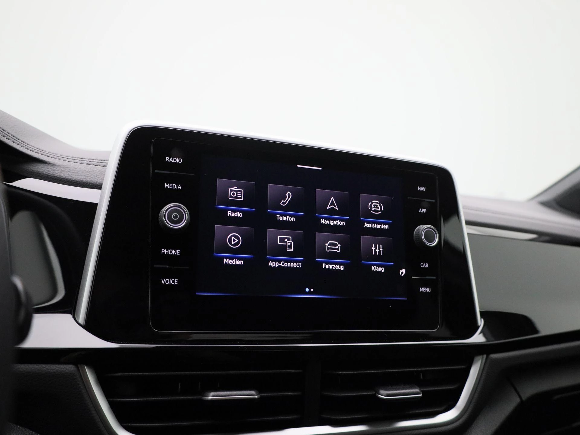 Volkswagen-T-Roc-image-27