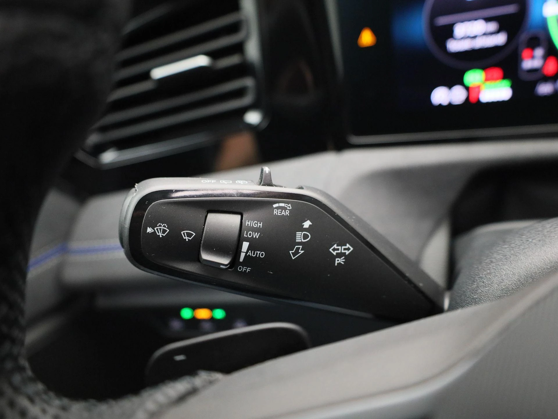 Volkswagen-Tiguan-image-23