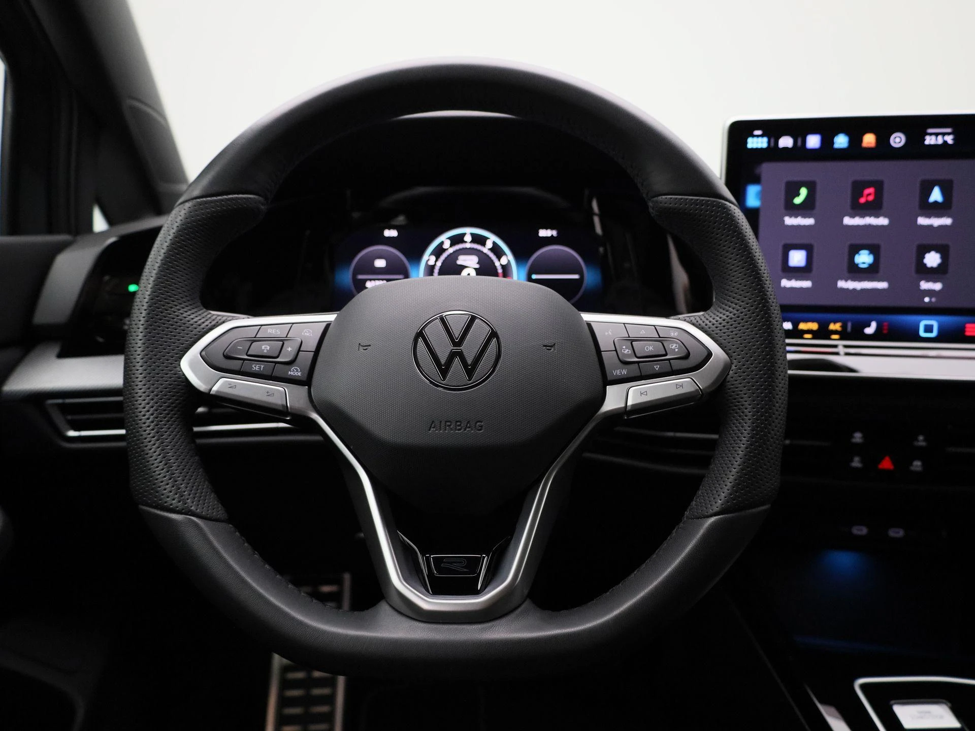 Volkswagen Golf 1.5 eTSI R-Line Edition
