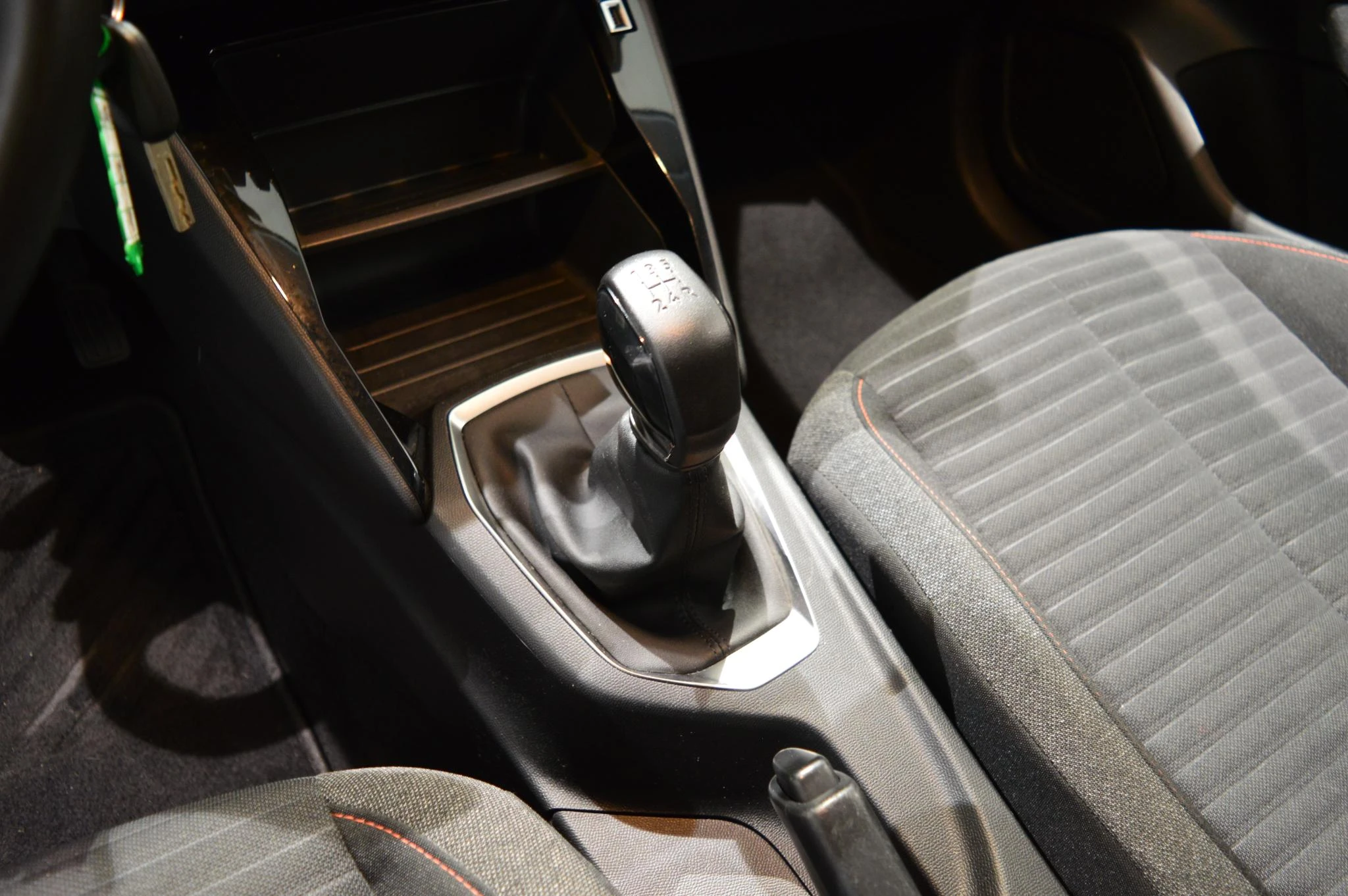 Peugeot-208-image-13