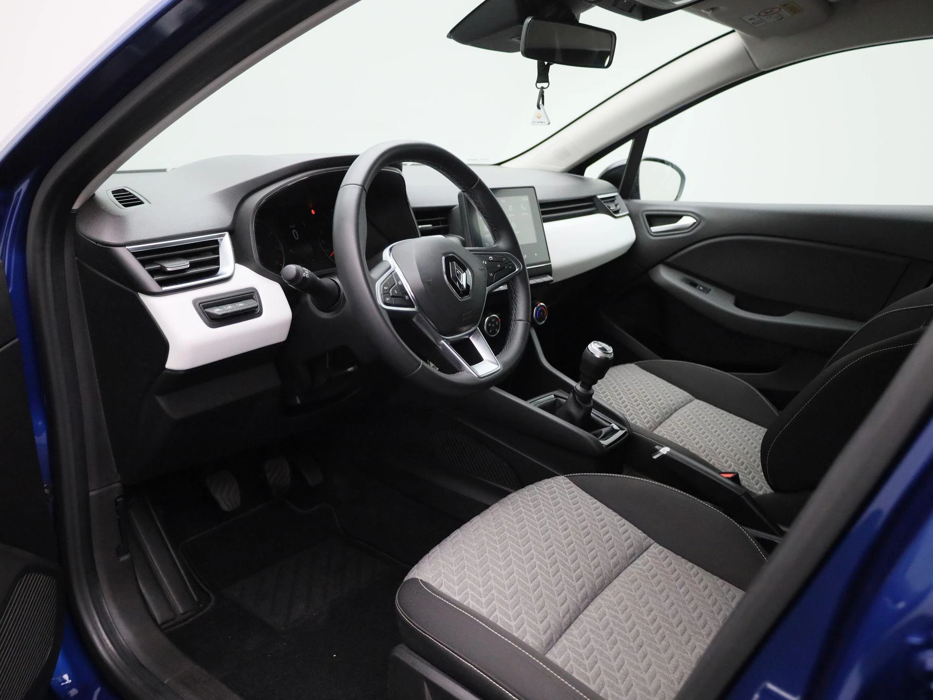 Renault-Clio-image-24