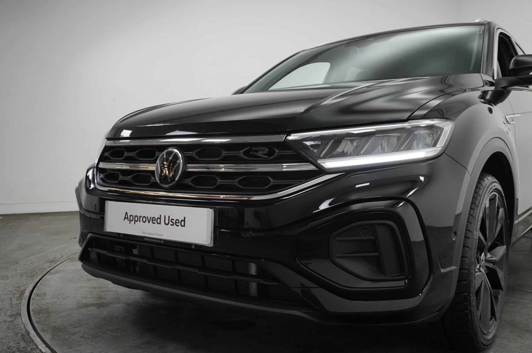 Volkswagen-T-Roc-image-44