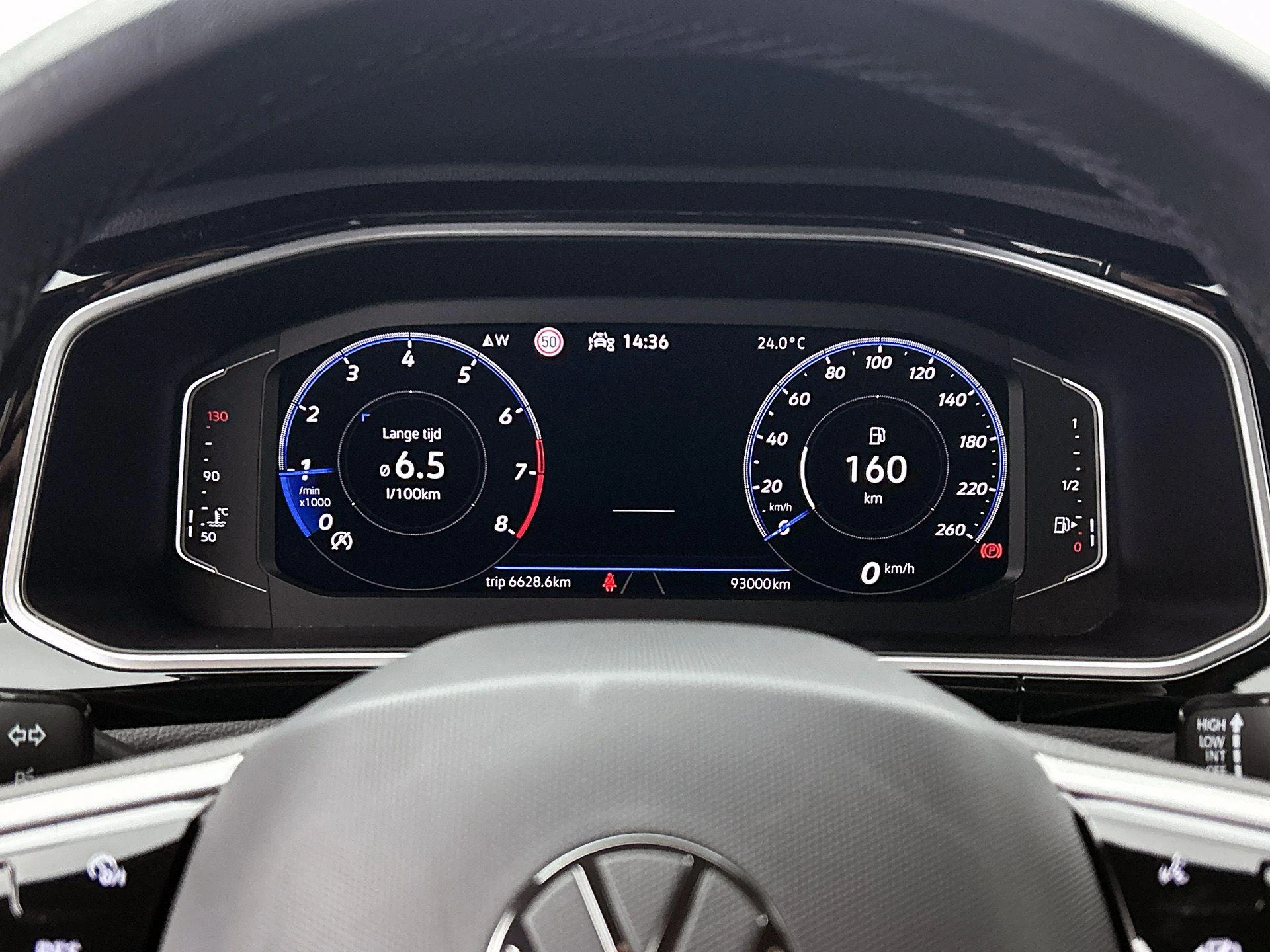 Volkswagen-T-Roc-image-16