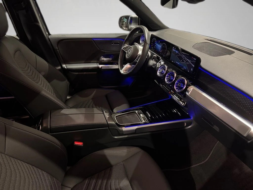 Mercedes-Benz-GLB 200 d-image-15
