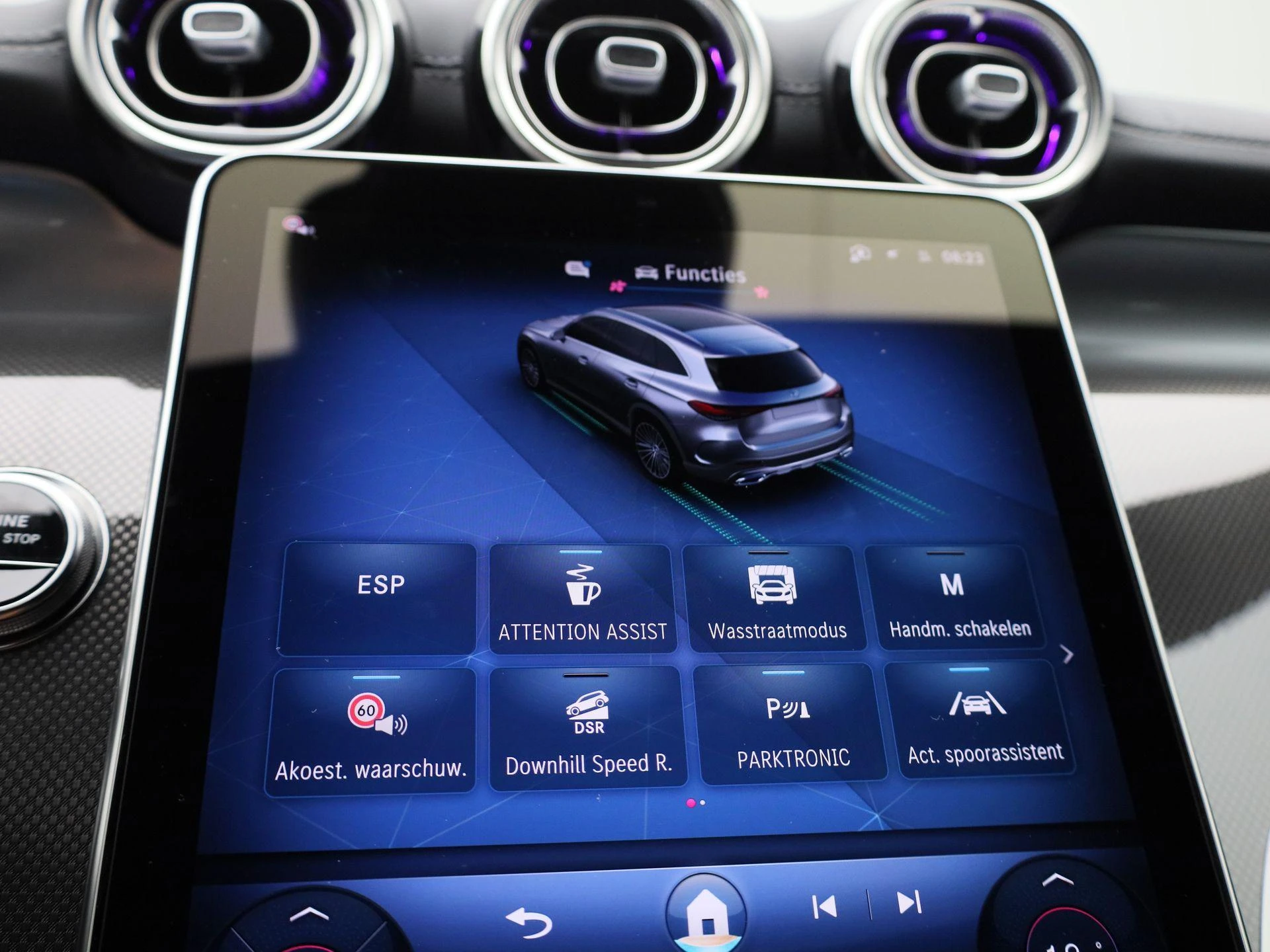 Mercedes-Benz-GLC-image-25
