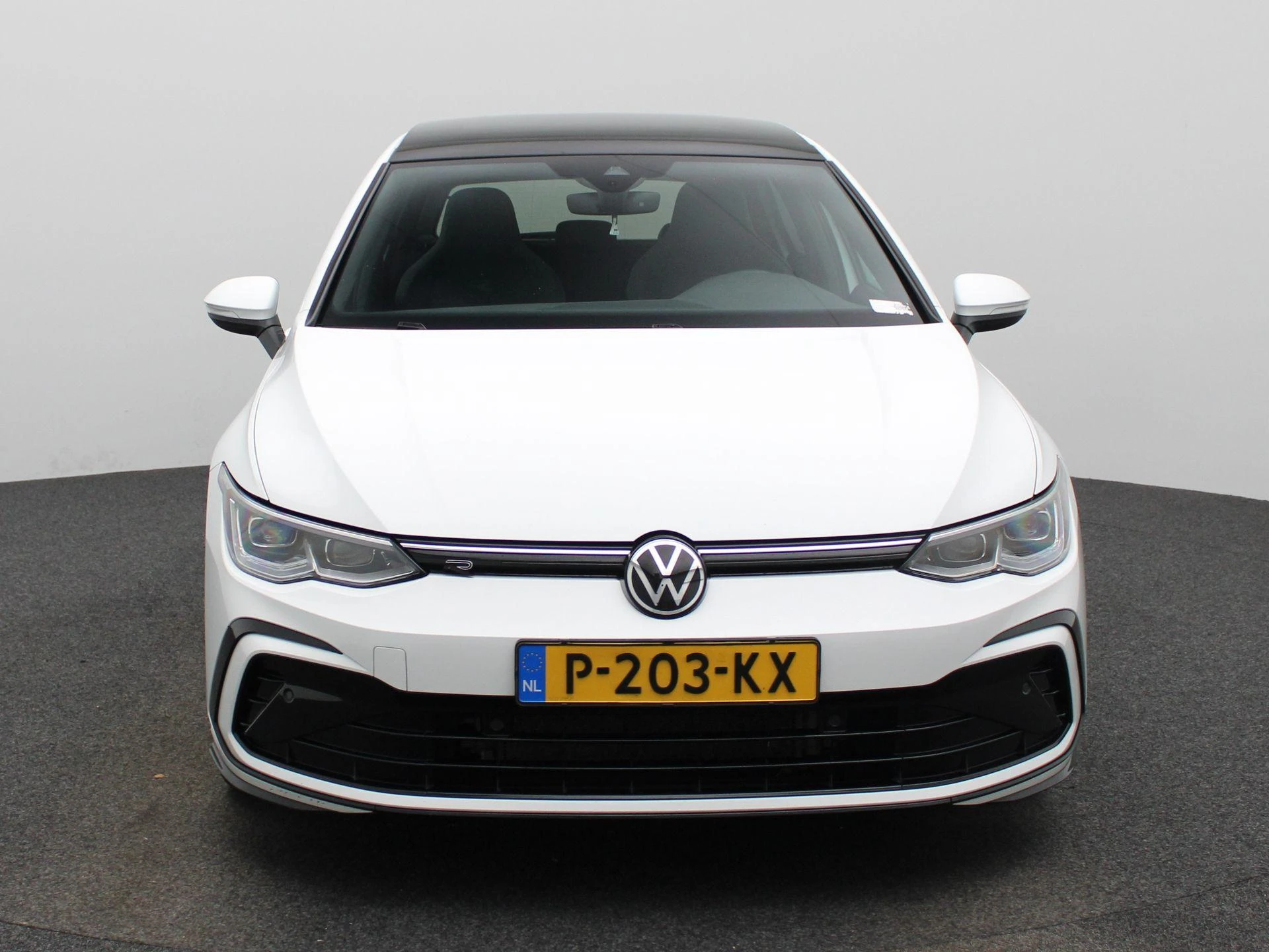 Volkswagen-Golf-image-2
