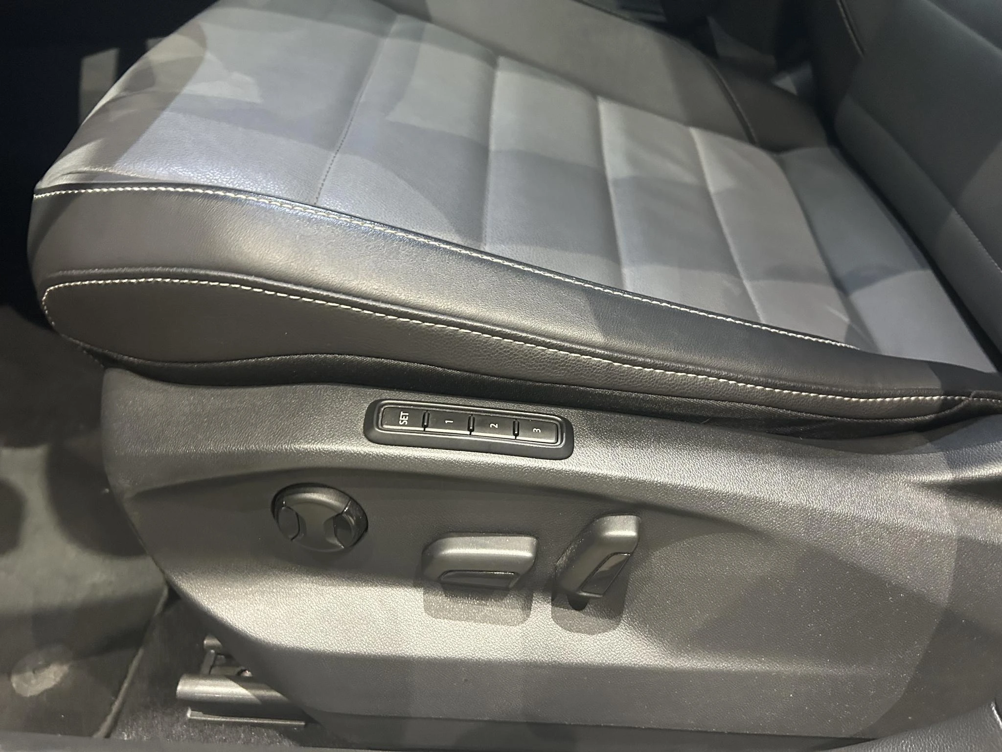 Volkswagen-T-Roc-image-11