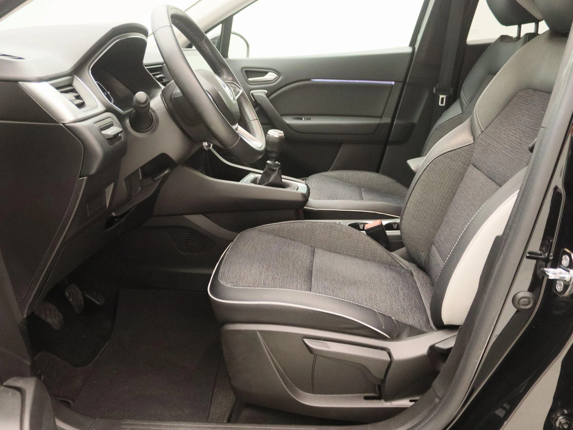 Renault-Captur-image-11