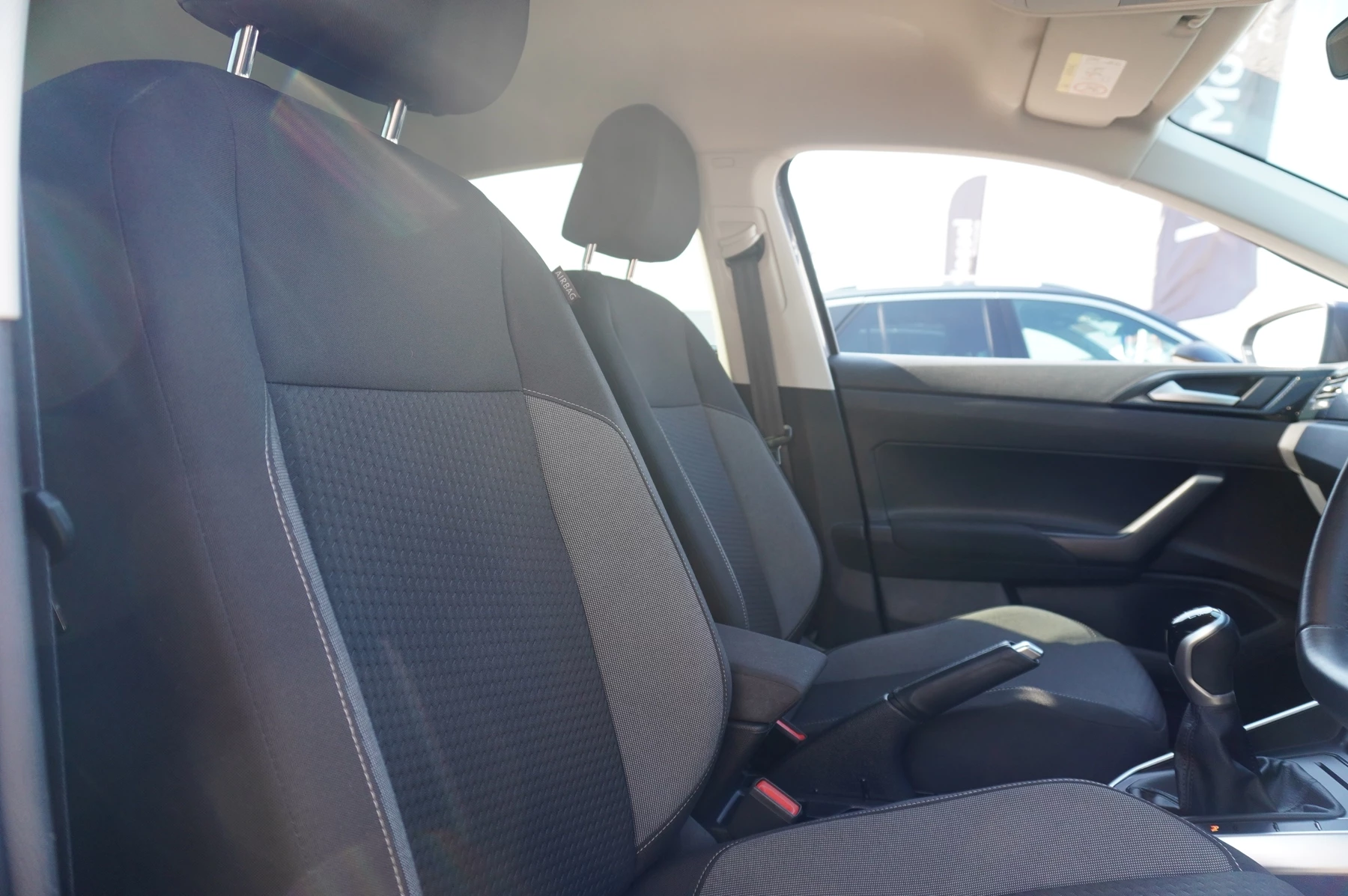 Volkswagen-Polo-image-7