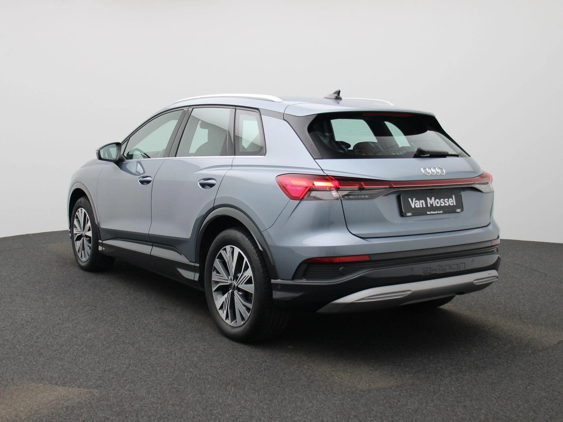 Audi-Q4 e-tron-image-1