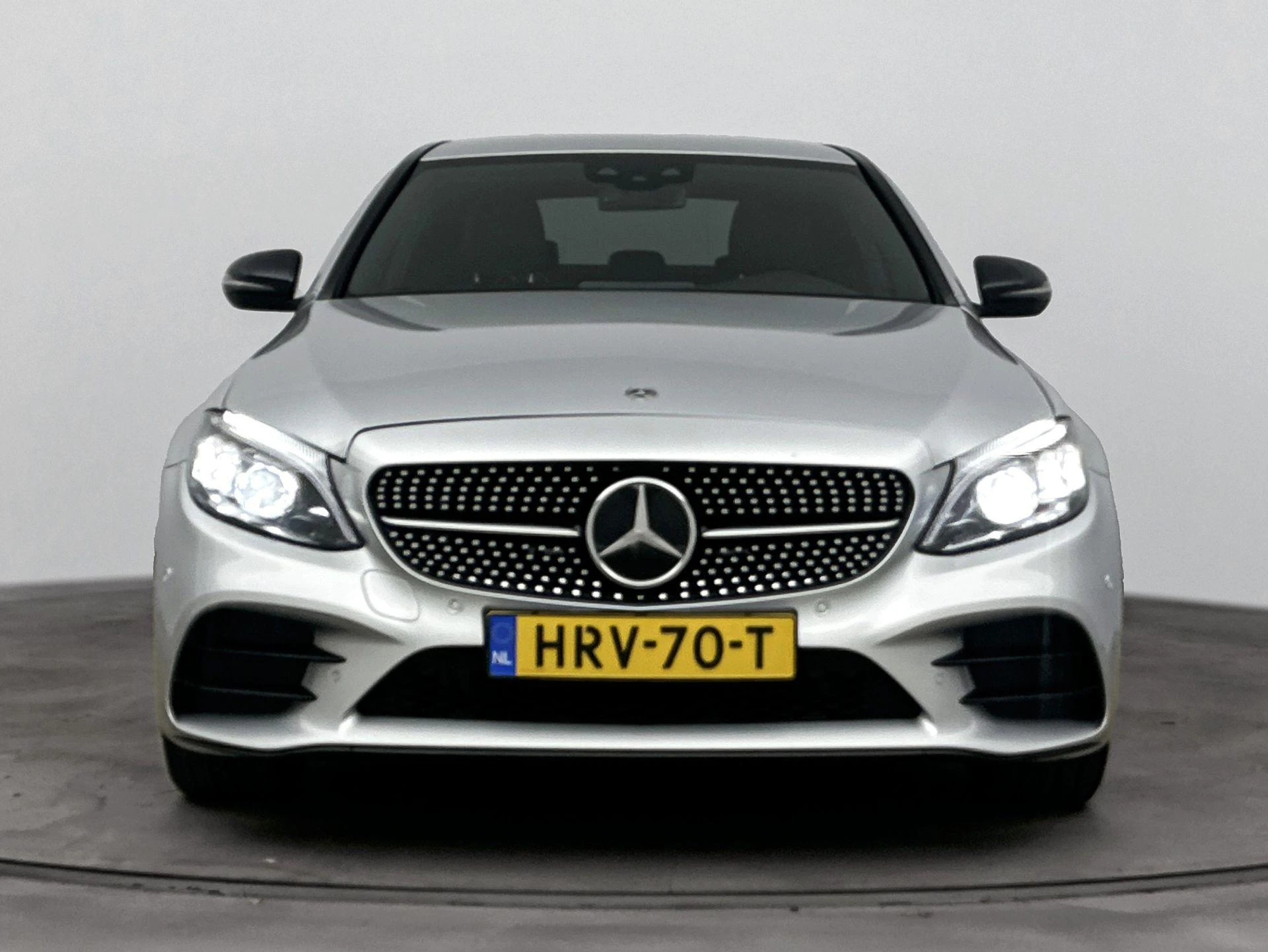Mercedes-Benz-C-Klasse-image-4