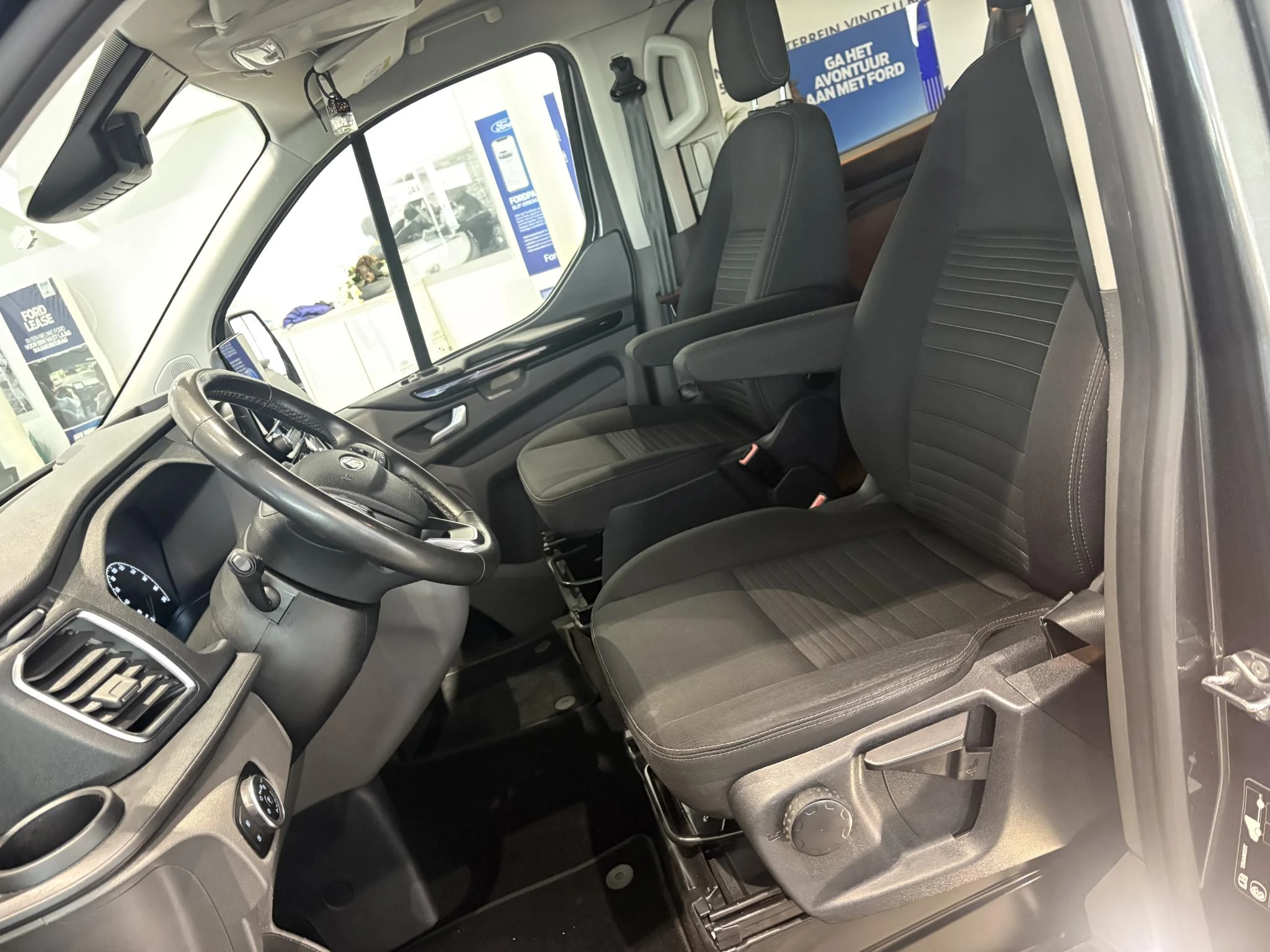 Ford-Transit Custom-image-8