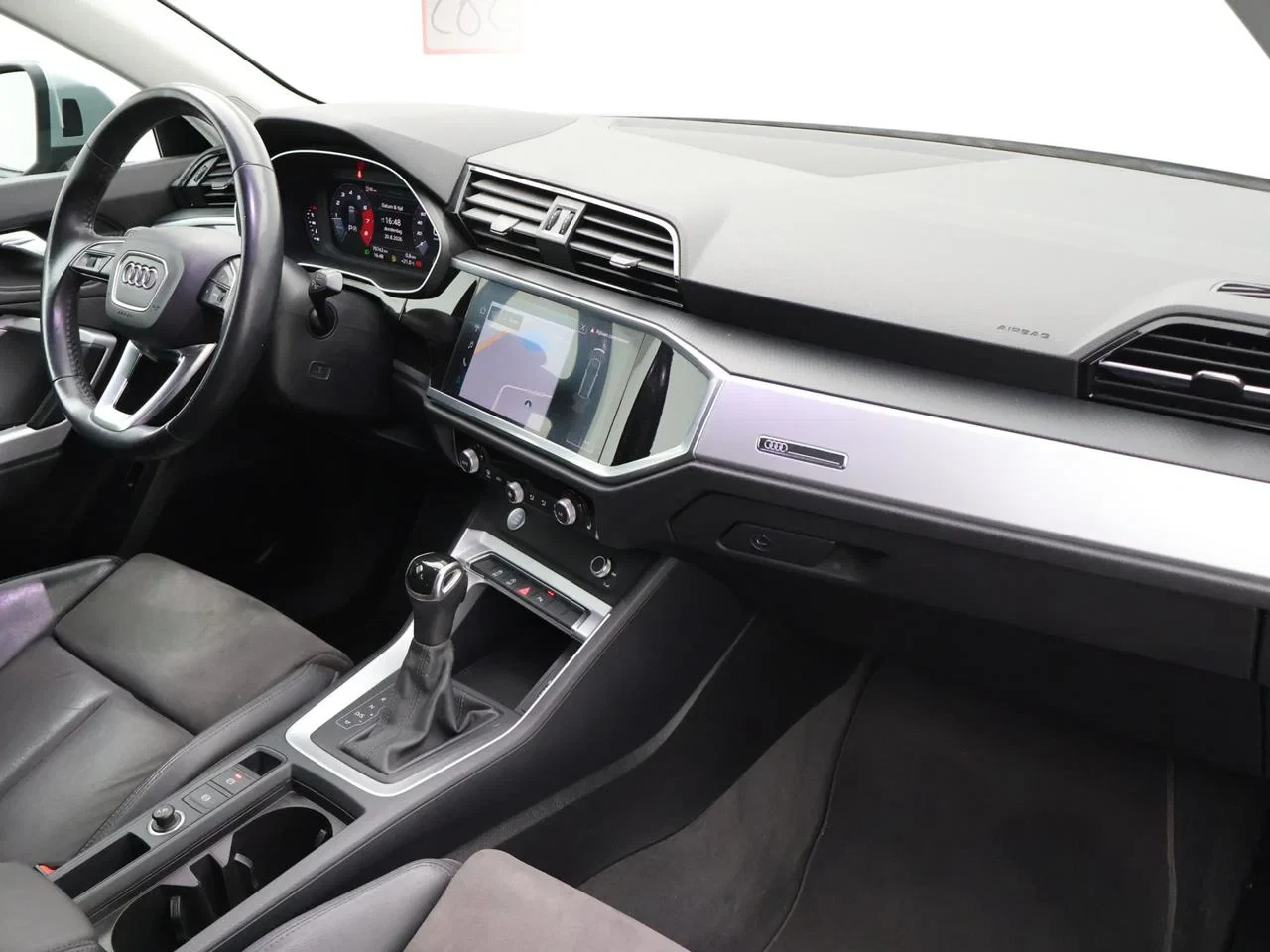 Audi-Q3-image-13