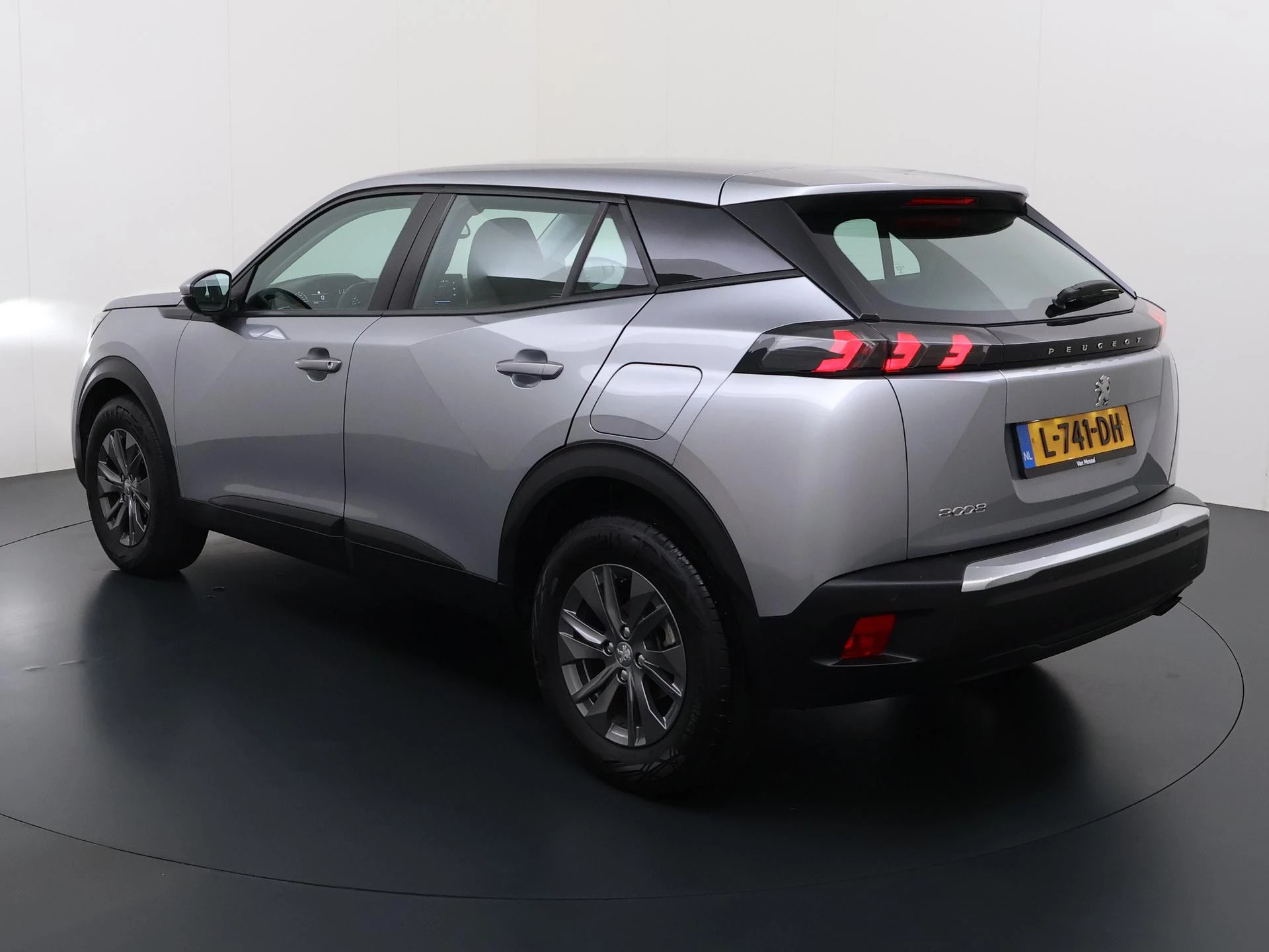 Peugeot-2008-image-2