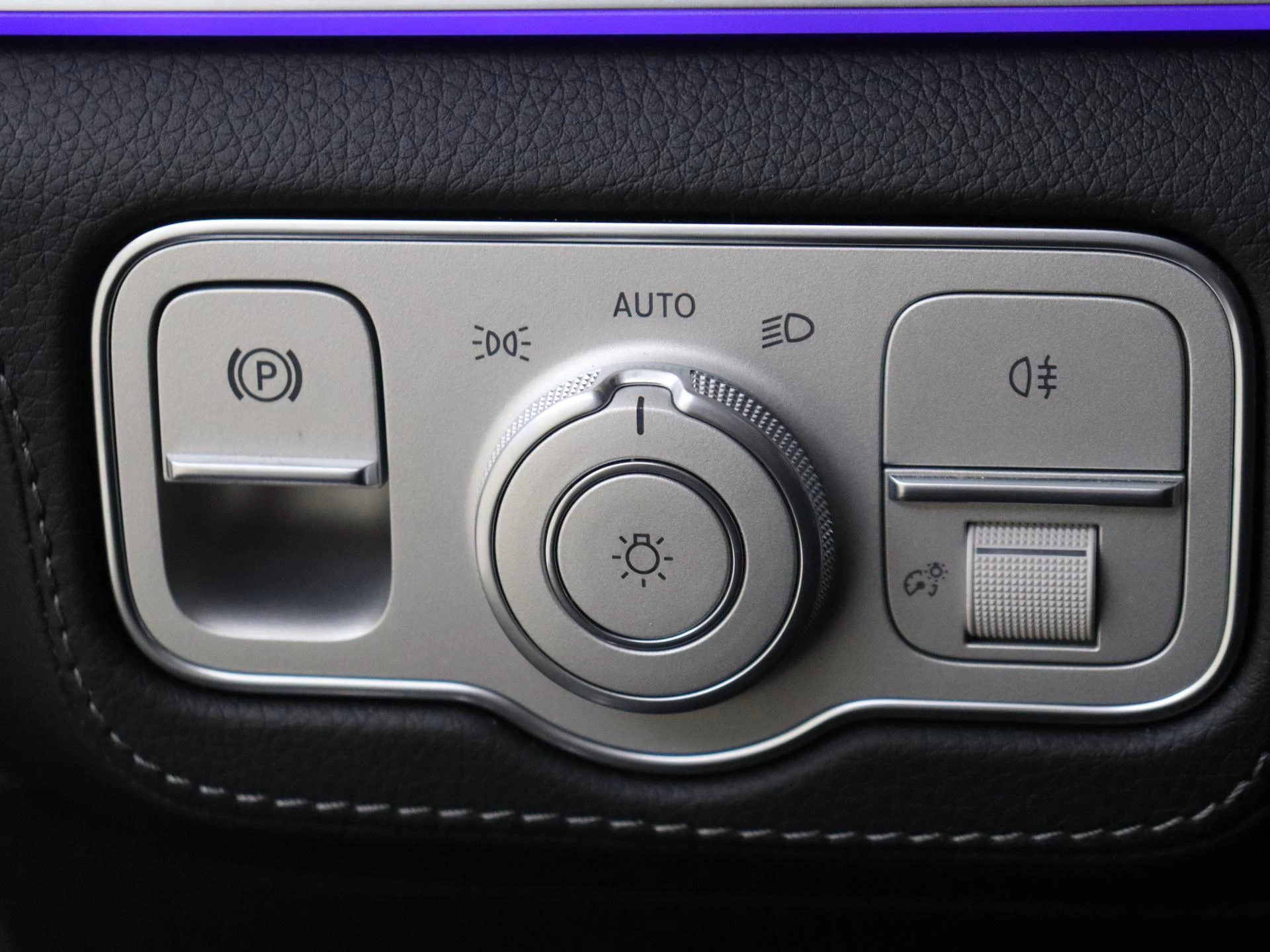 Mercedes-Benz-GLE-image-36