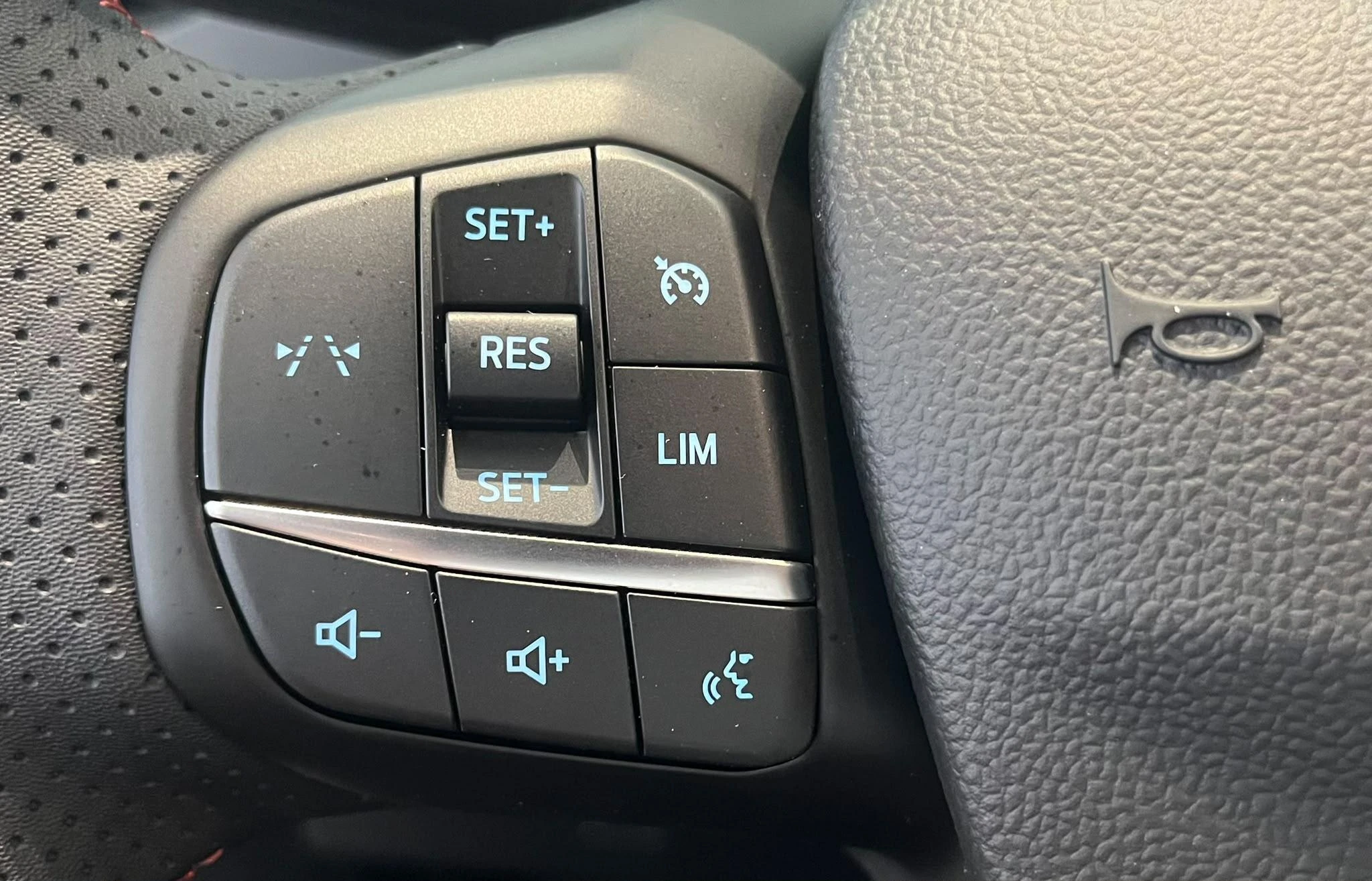 Ford-Kuga-image-19