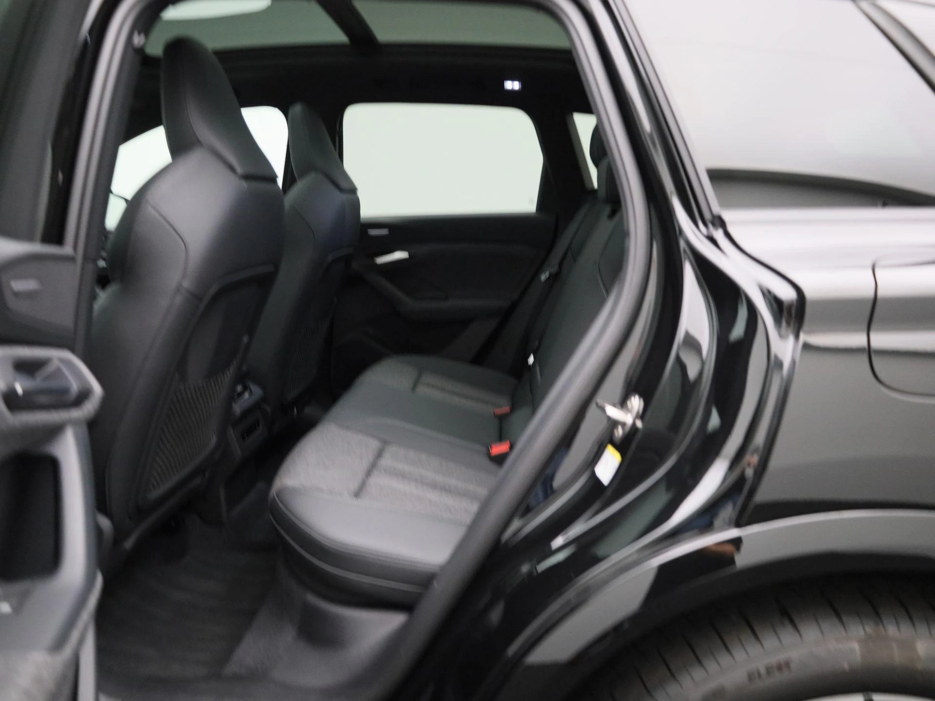 Audi-Q6 e-tron-image-10