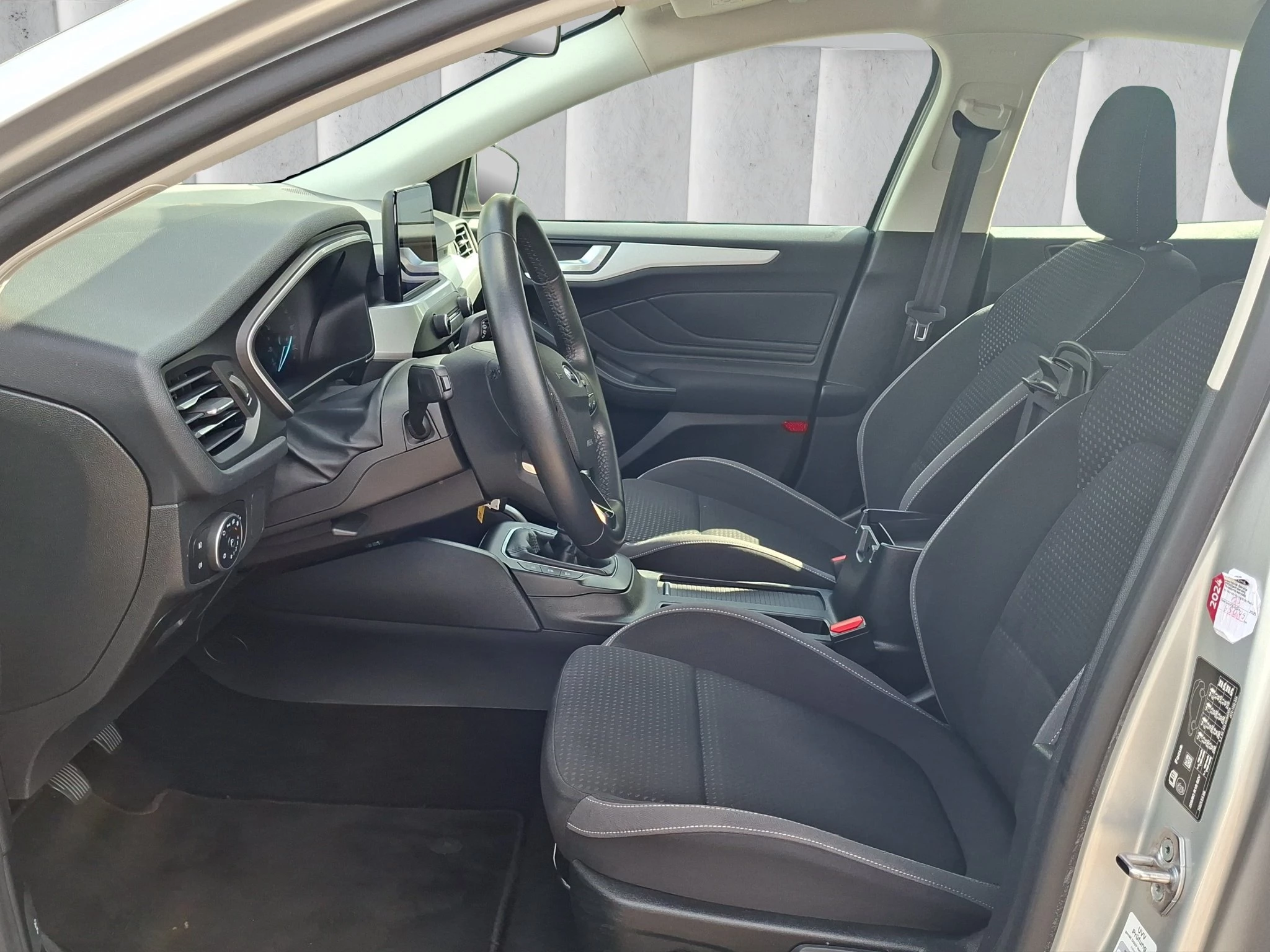 Ford Focus Cool & Connect Limousine 1.5 EB LED | AHK | PDC | Navi | LMF | BT