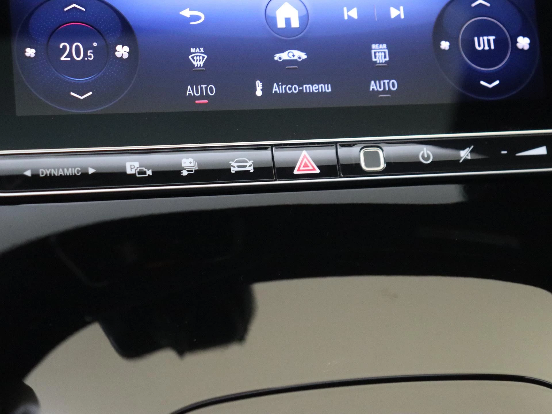 Mercedes-Benz-GLC-image-19
