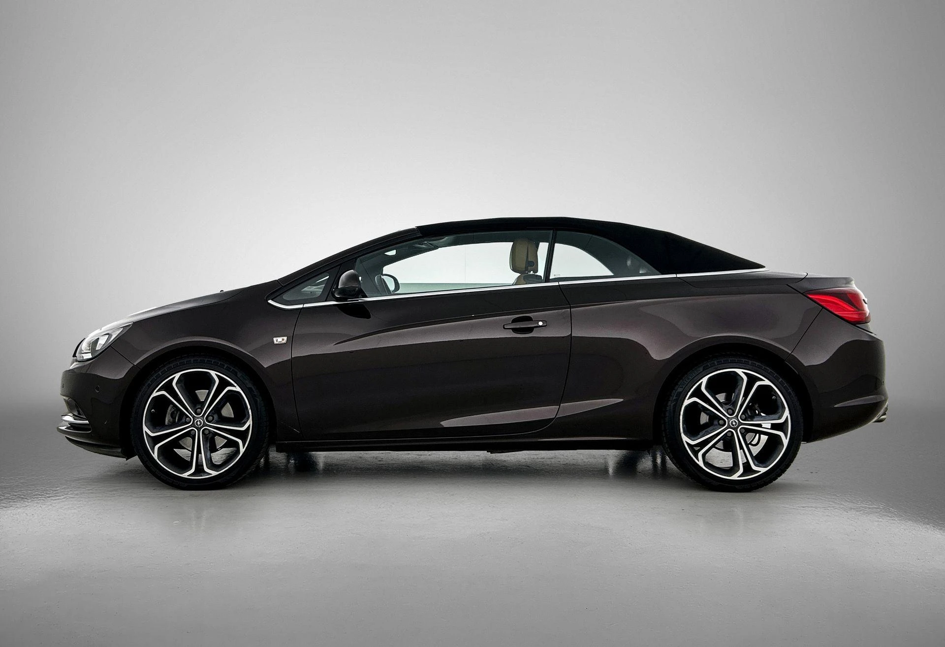 Opel-Cascada-image-1