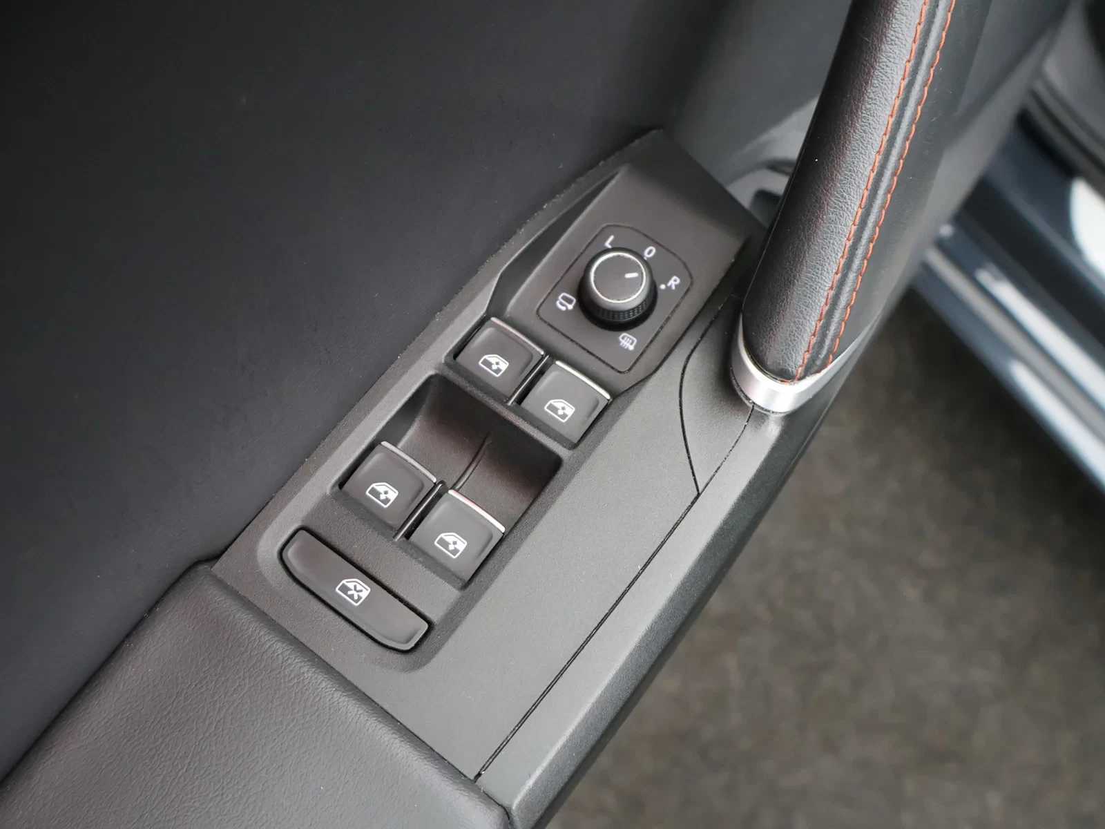 SEAT Leon e-Hybrid (PHEV) 1.4 e-Hybrid PHEV 204PK *AUTOMAAT*LEDER*ALCANTARA*ACC*PDC*VIRTUAL COCKPIT*APP-CONNECT*...*